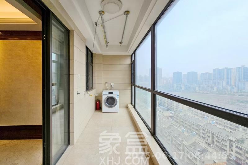 运达中央广场一、二期  3室2厅2卫   10000.00元/月室内图