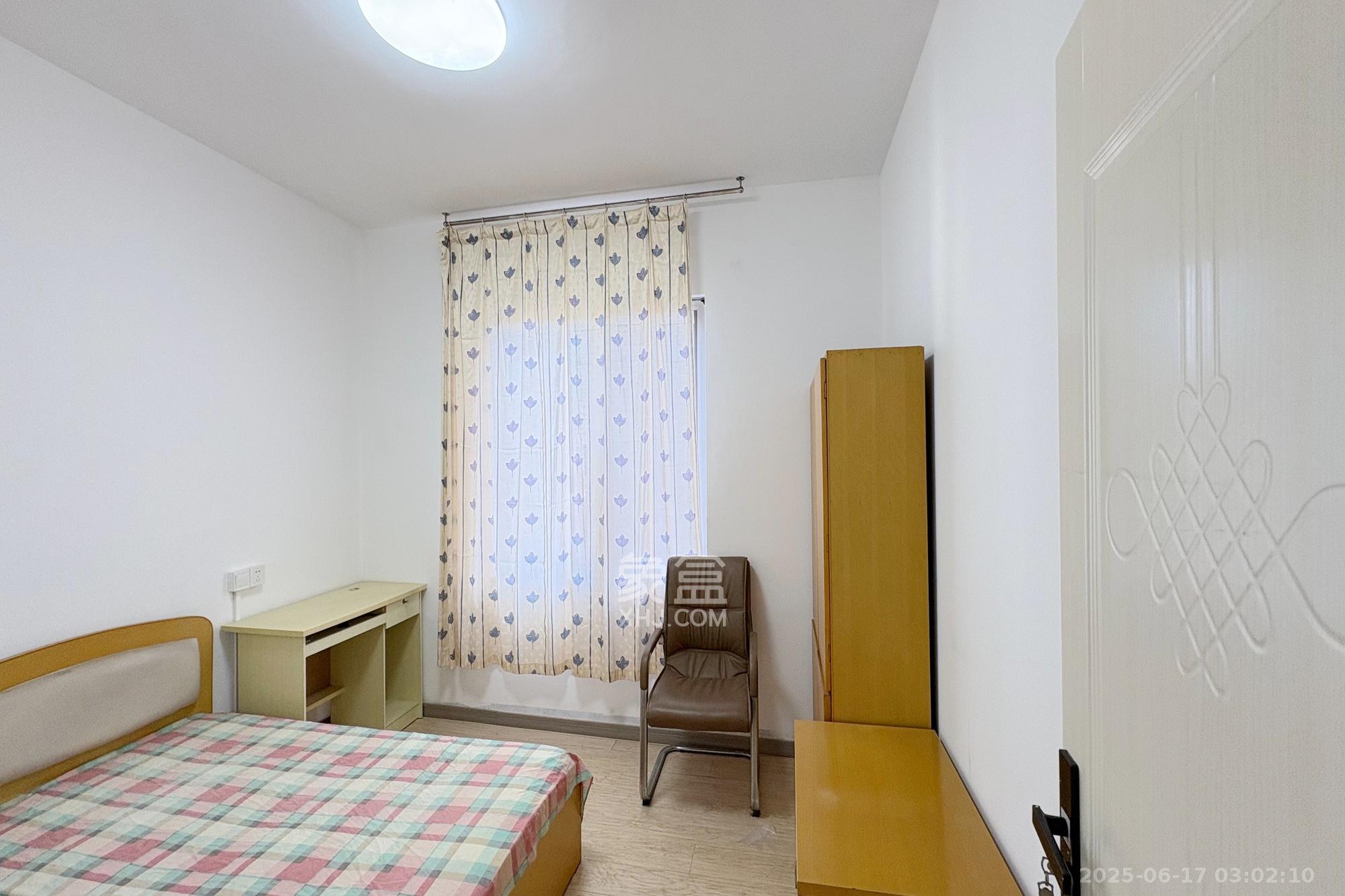 华天大酒店宿舍楼 2室1厅1卫 72.0万 华天大酒店宿舍楼 2室1厅1卫 72.0万卧室