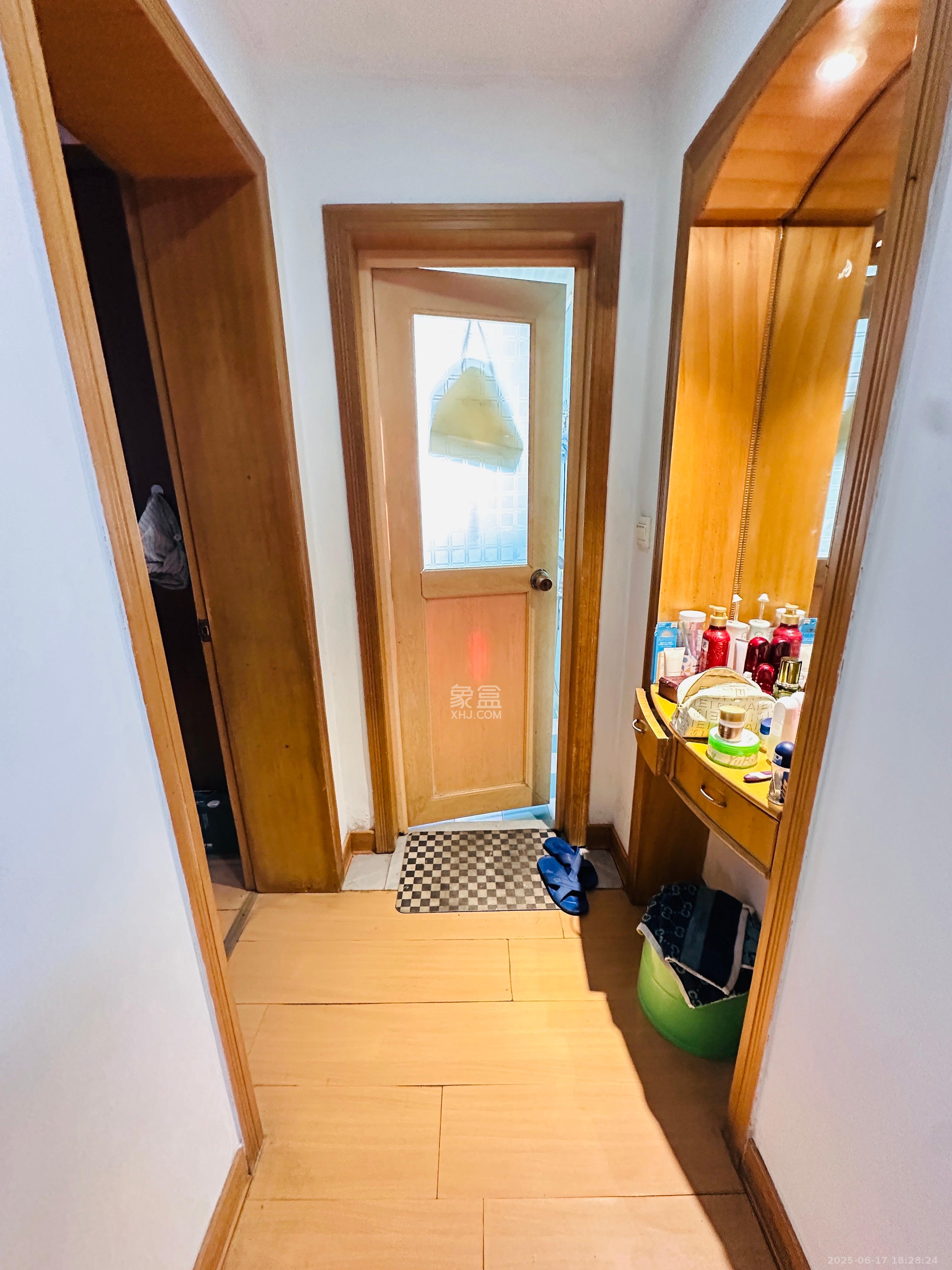 下碧湘街小区  2室1厅1卫   2500.00元/月室内图
