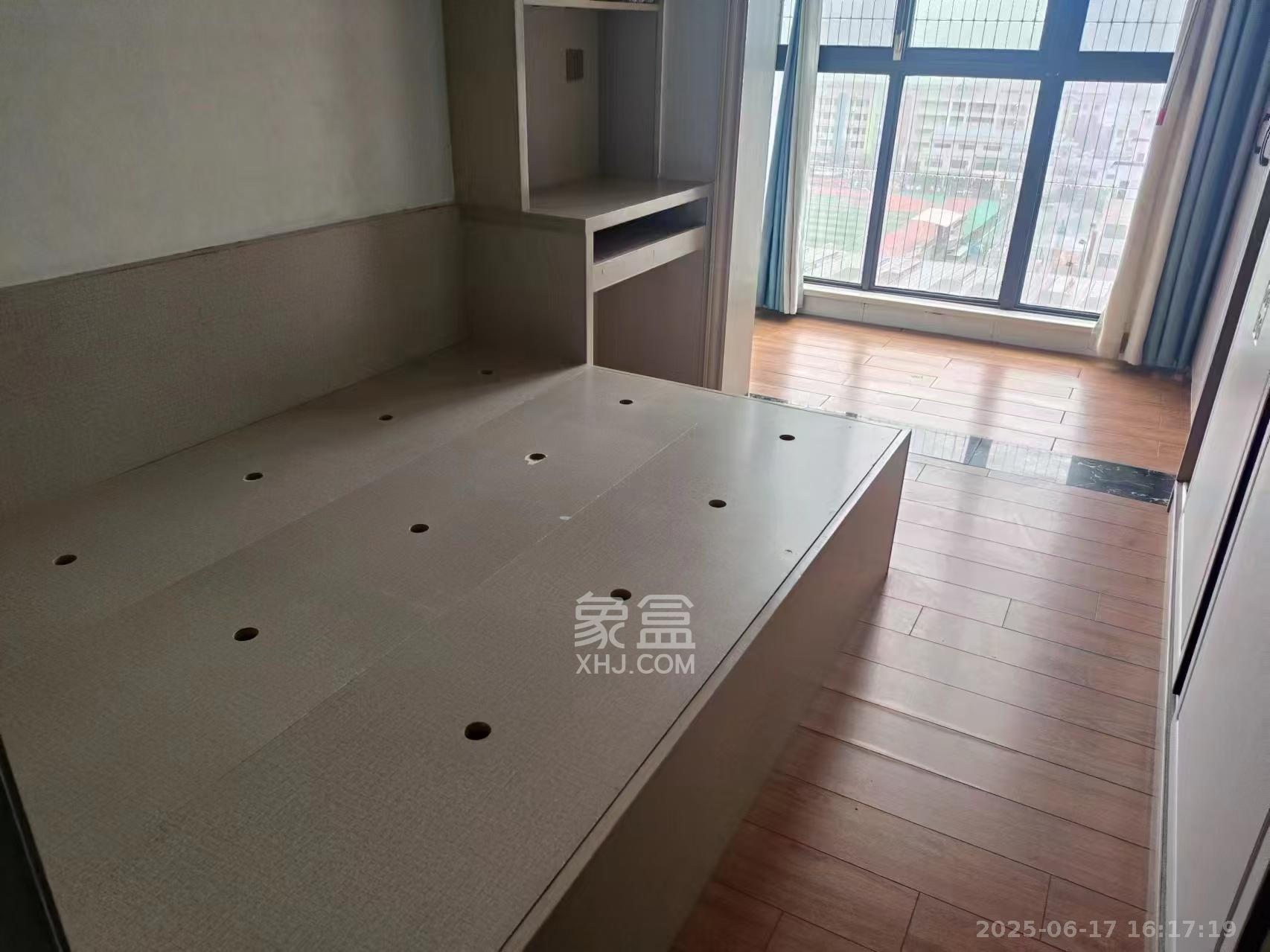 碧桂园星城首府 3室2厅2卫 3200.0元/月 碧桂园星城首府 3室2厅2卫 3200.0元/月室内图