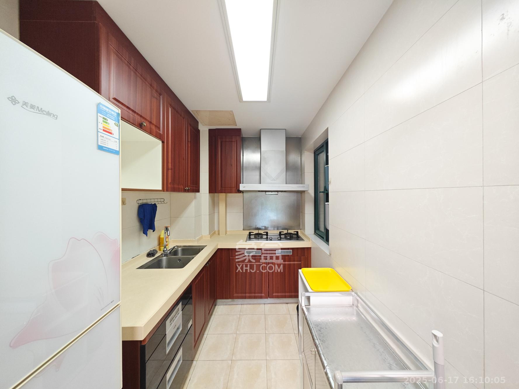 恒大城 1室2厅1卫 69.8万 恒大城 1室2厅1卫 69.8万厨房