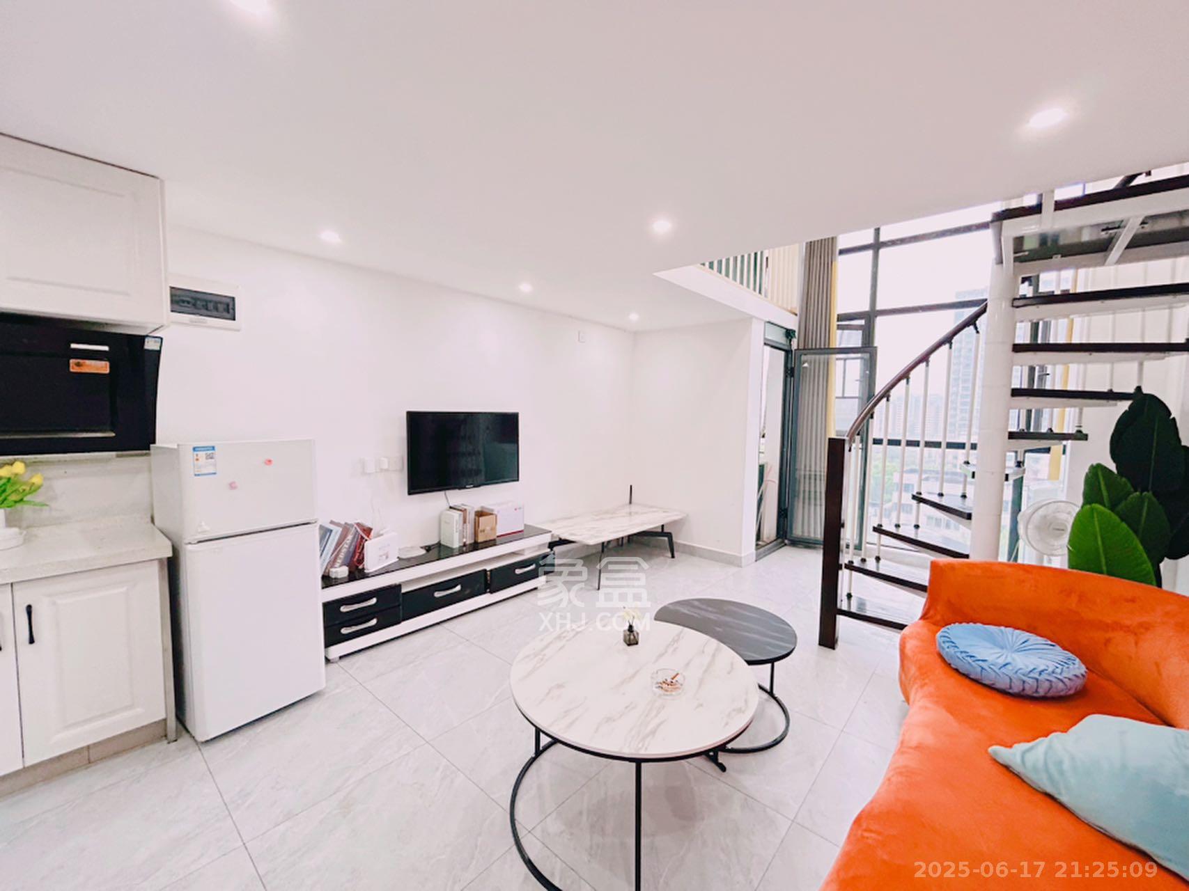 裕天国际商汇中心 1室1厅1卫 1800.0元/月 裕天国际商汇中心 1室1厅1卫 1800.0元/月室内图