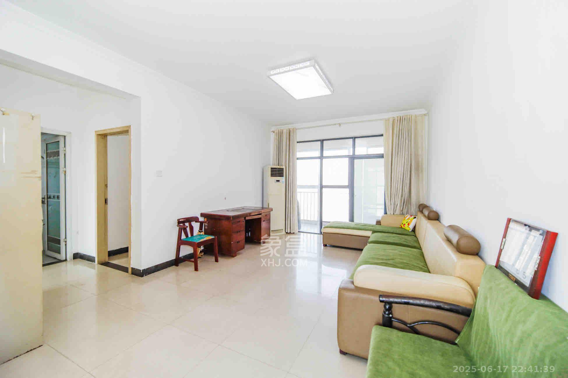 金领家族 2室1厅1卫 1800.0元/月 金领家族 2室1厅1卫 1800.0元/月室内图