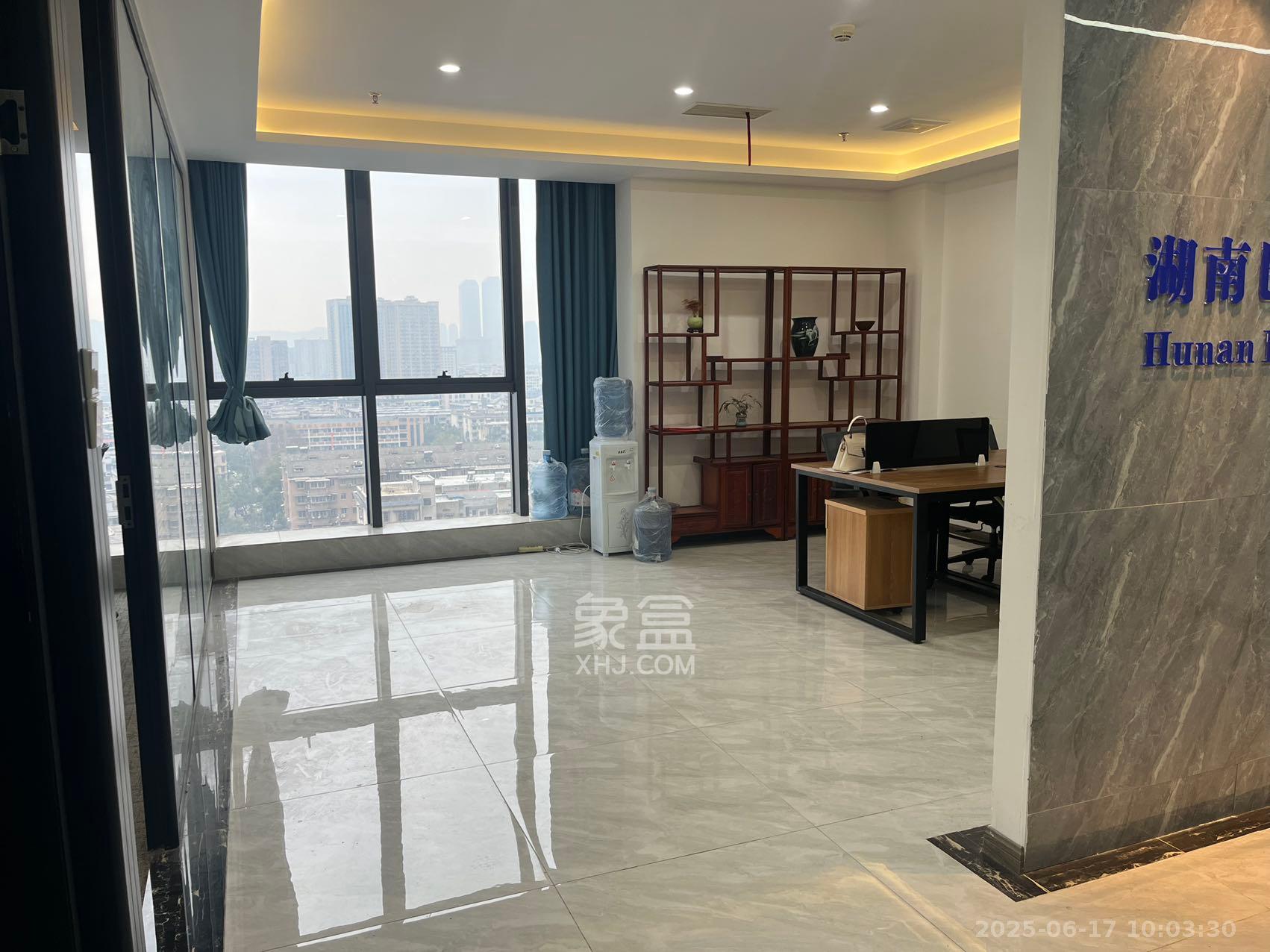长房时代天地   107.1㎡     8200.00元/月室内图
