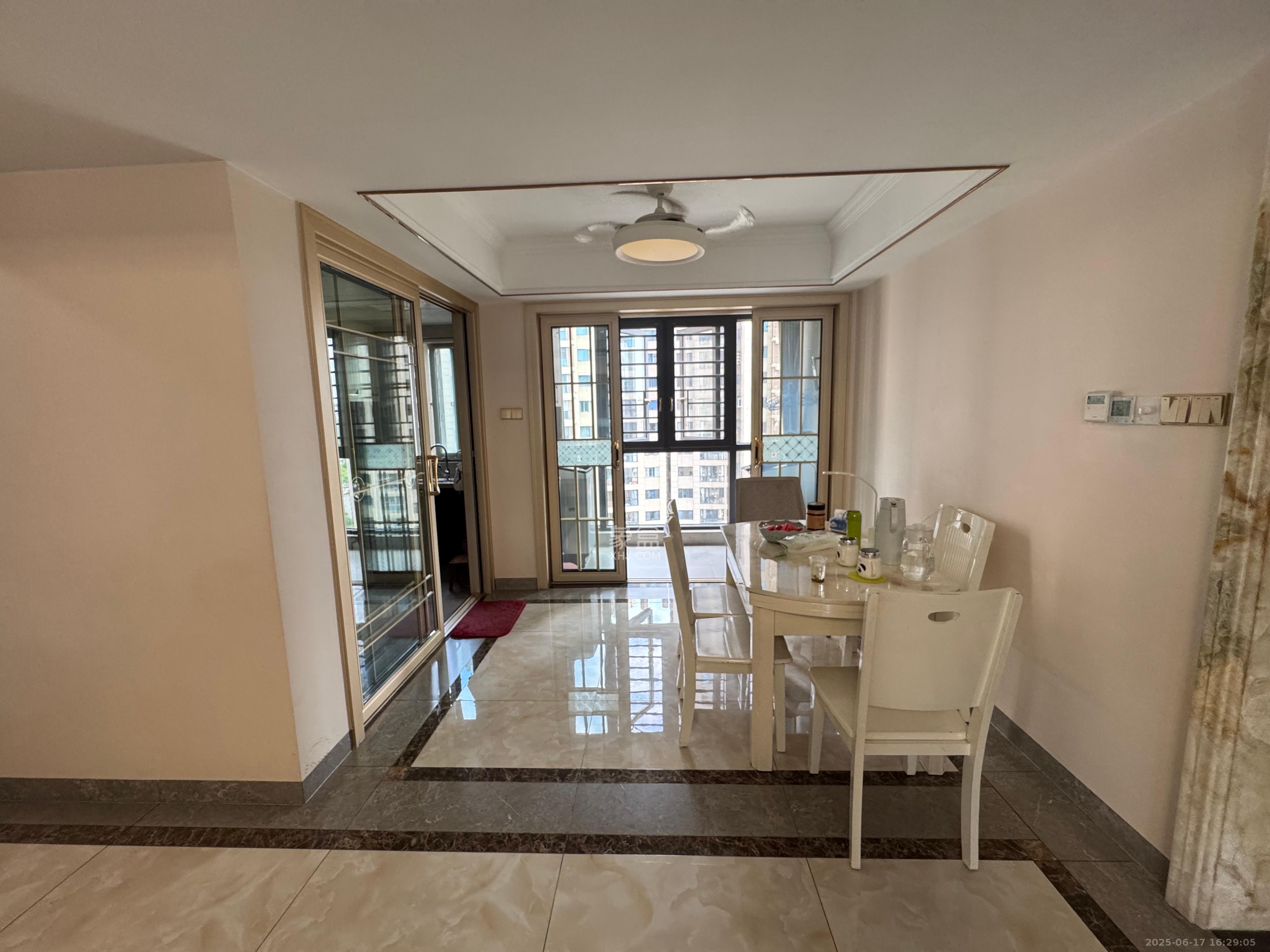 北辰三角洲E4区 4室2厅2卫 5500.0元/月 北辰三角洲E4区 4室2厅2卫 5500.0元/月室内图