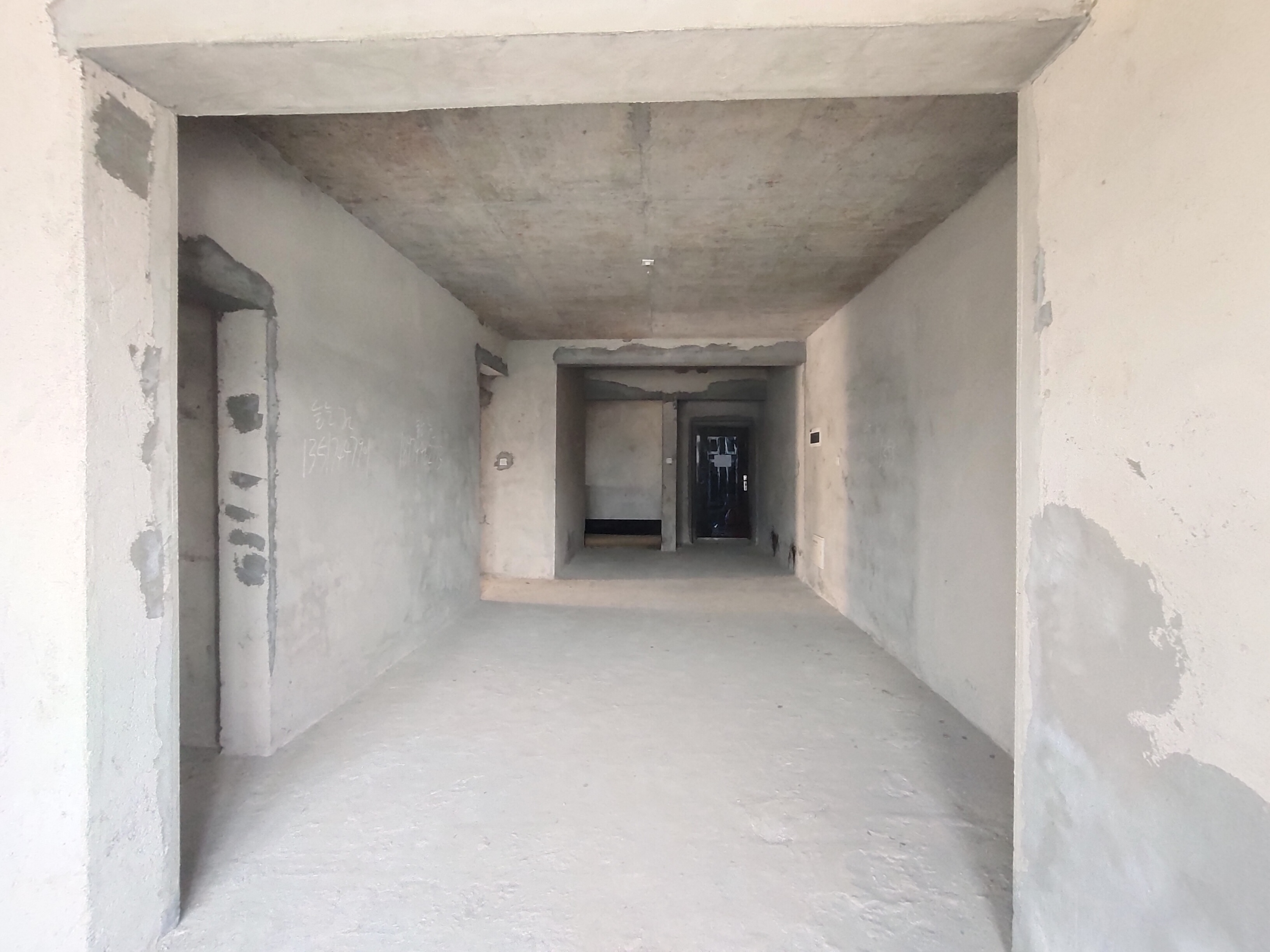 昊天珑璟湾 3室2厅2卫 53.3万 昊天珑璟湾 3室2厅2卫 53.3万客厅