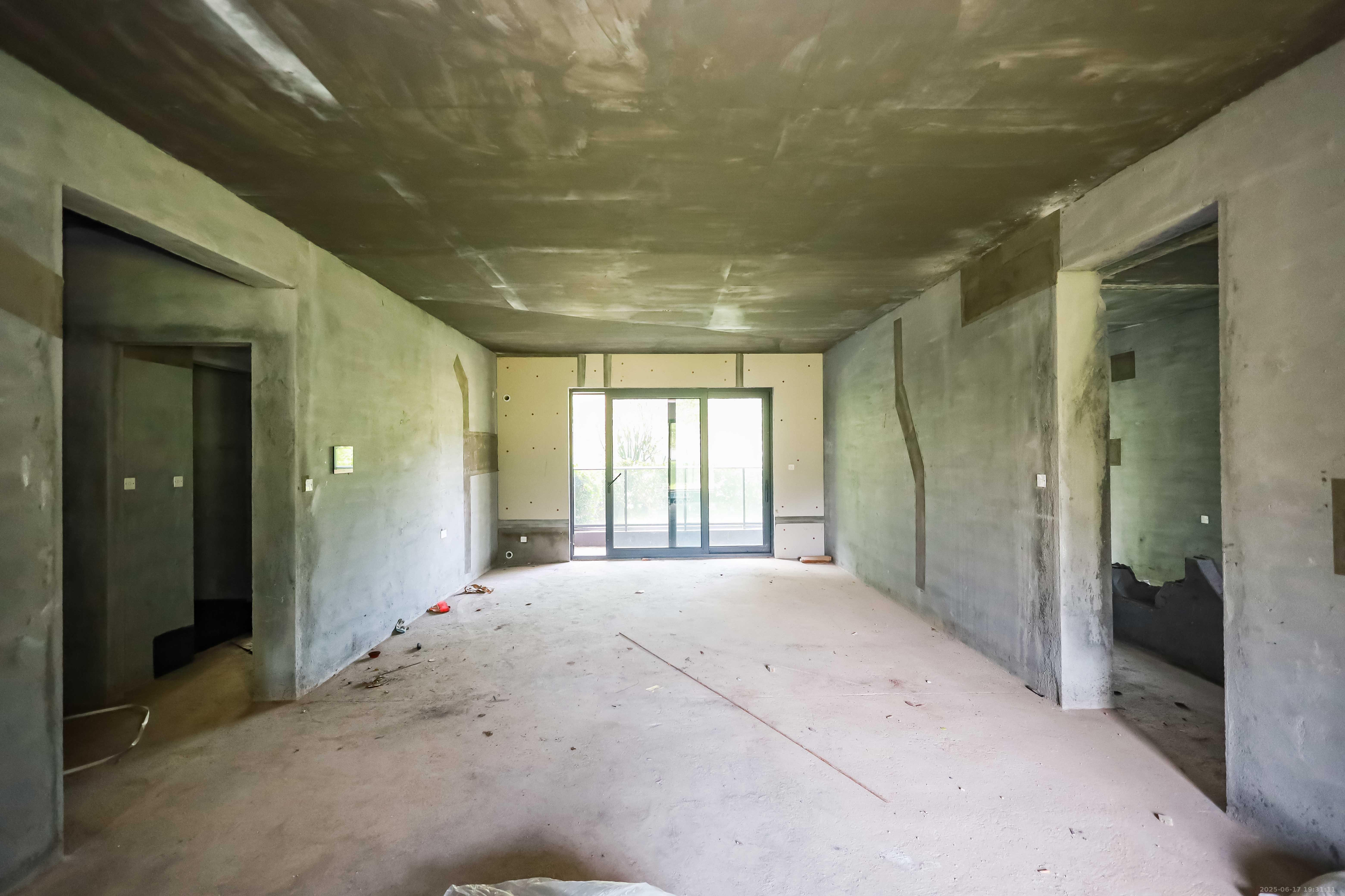 招商雍山湖  5室2厅3卫    328.0万 招商雍山湖  5室2厅3卫    328.0万