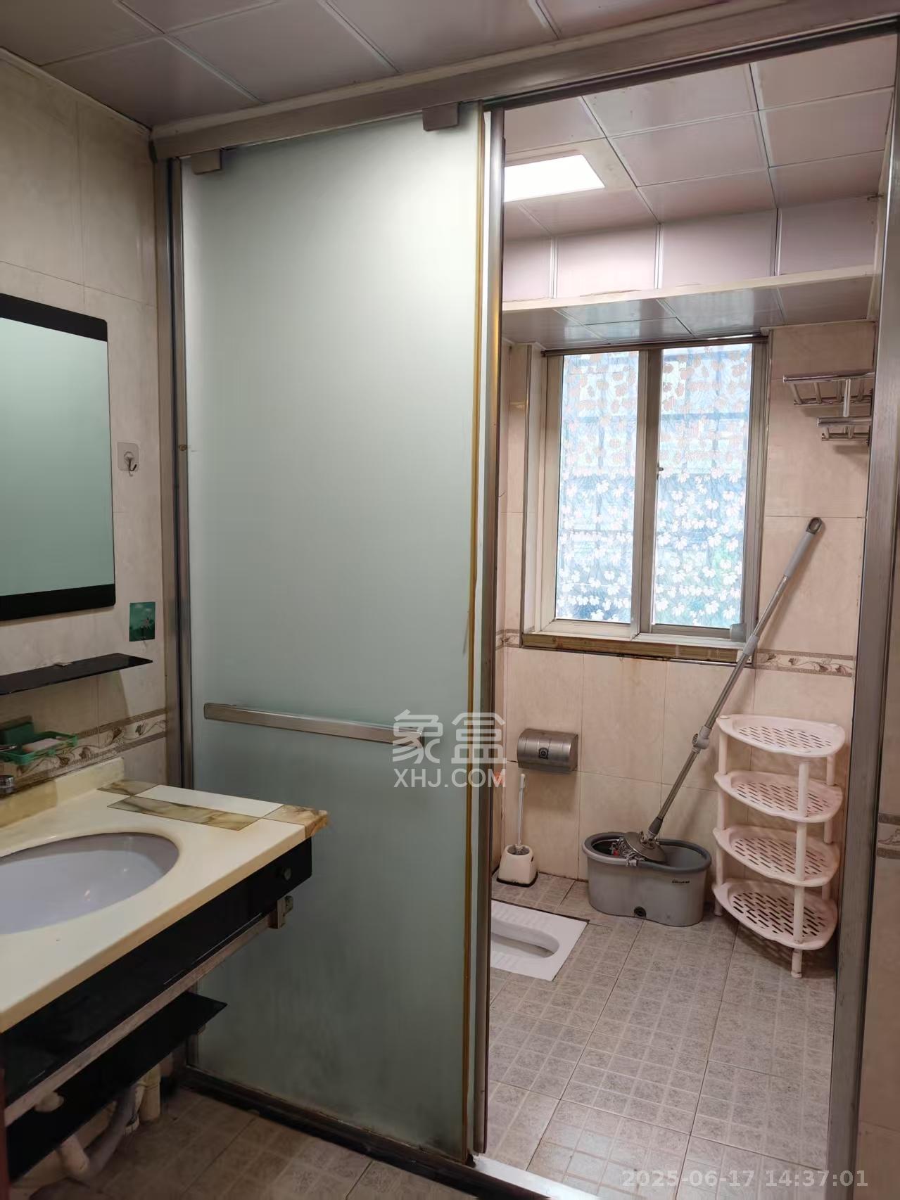 天鸿小区 3室2厅2卫 1900.0元/月 天鸿小区 3室2厅2卫 1900.0元/月室内图