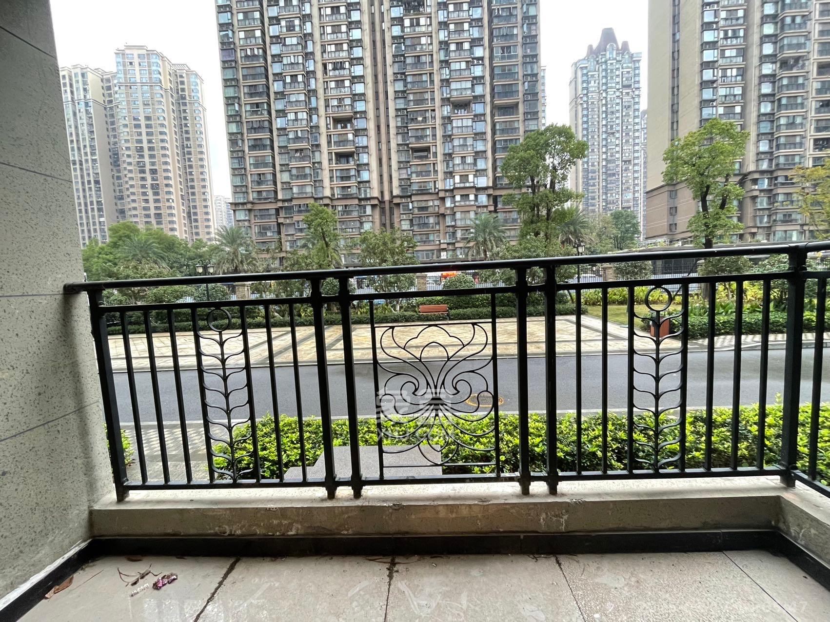 恒大江湾  3室2厅1卫   1900.00元/月室内图