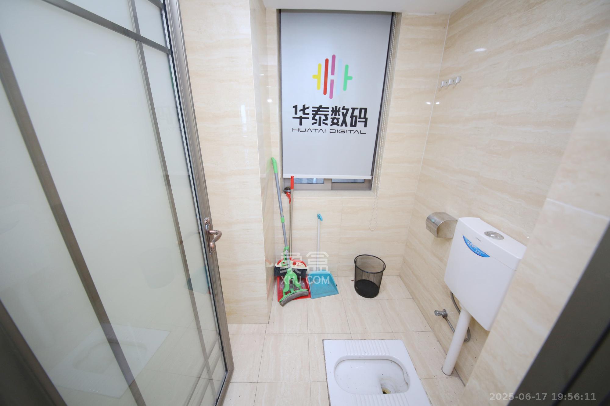 潮宗御苑  3室2厅2卫   280.00万卫生间