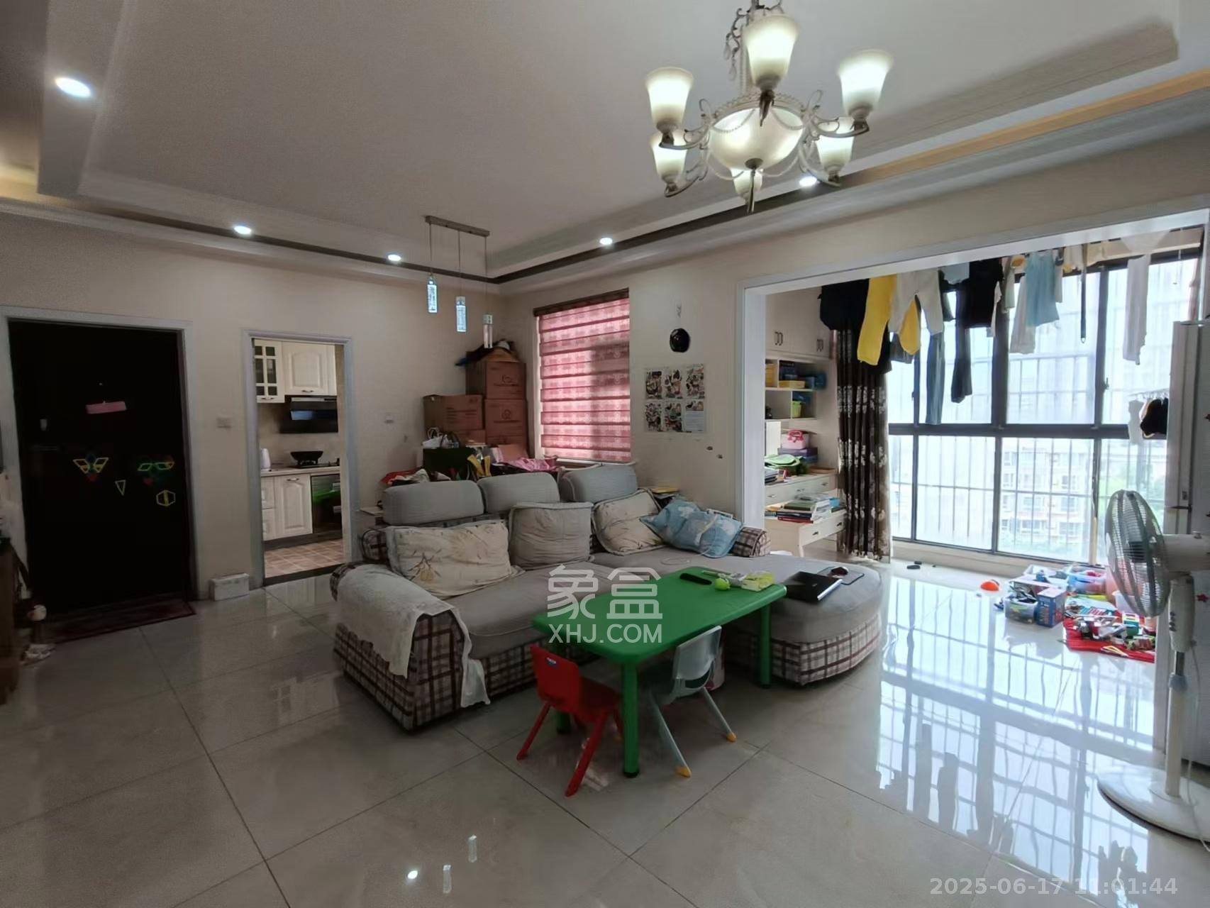 新盛珑璟台  2室2厅1卫    2400.0元/月 新盛珑璟台  2室2厅1卫    2400.0元/月室内图