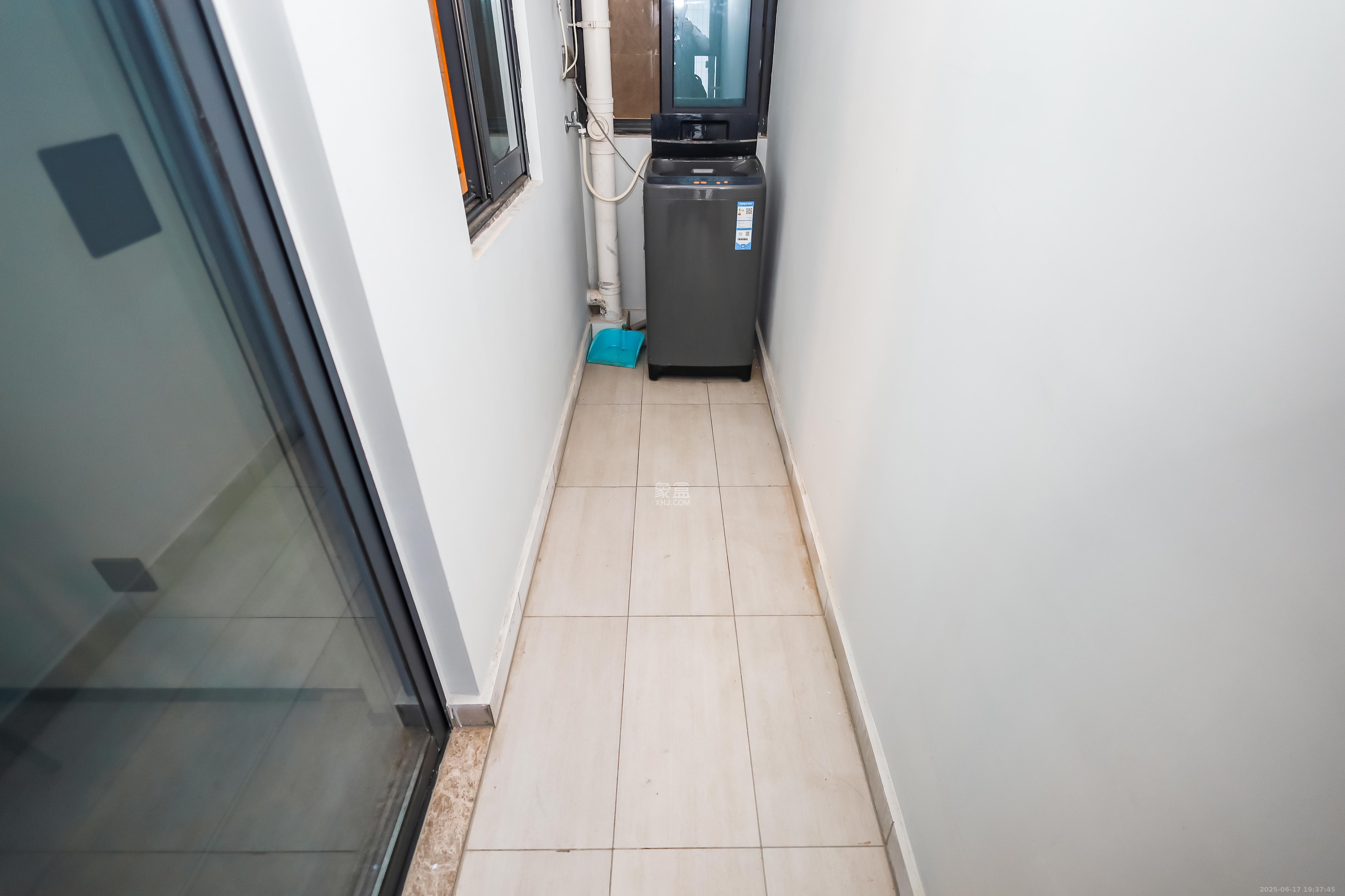 长房云尚公馆  3室2厅1卫    105.0万 长房云尚公馆  3室2厅1卫    105.0万阳台