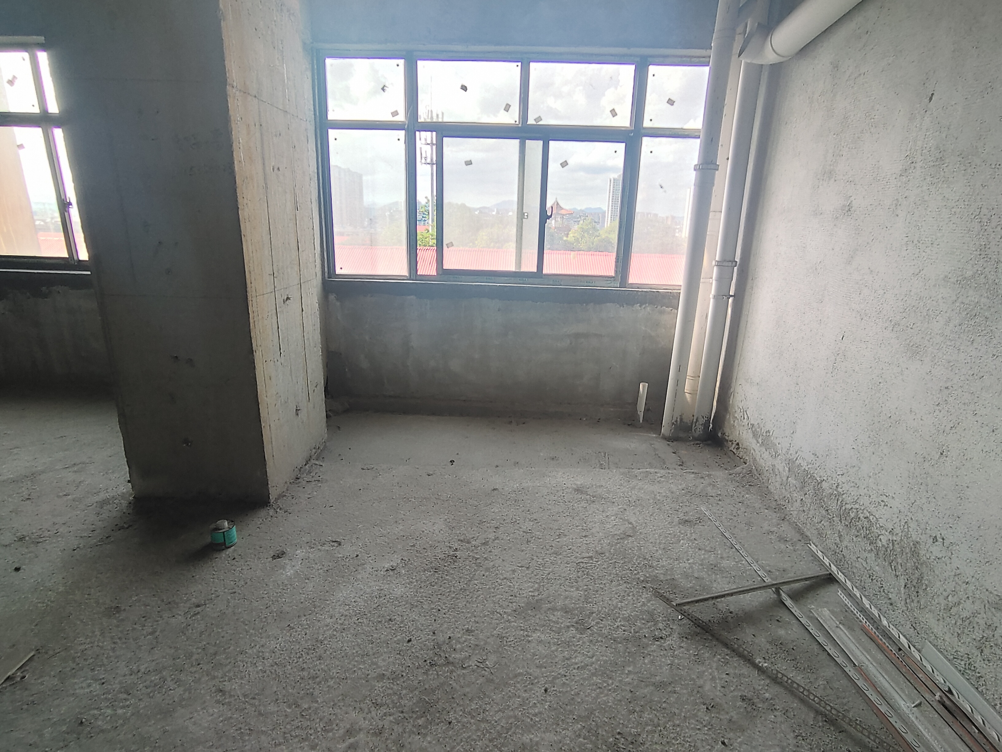 财智公馆大厦（瑞士国际酒店）  2室1厅1卫    28.0万