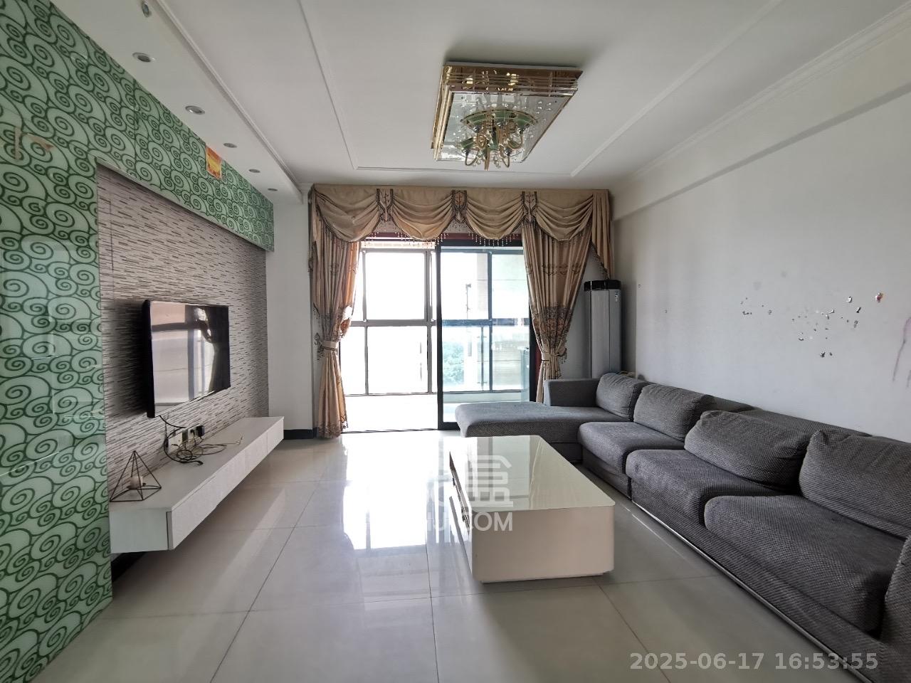 达美D6区  4室2厅2卫   3500.00元/月室内图