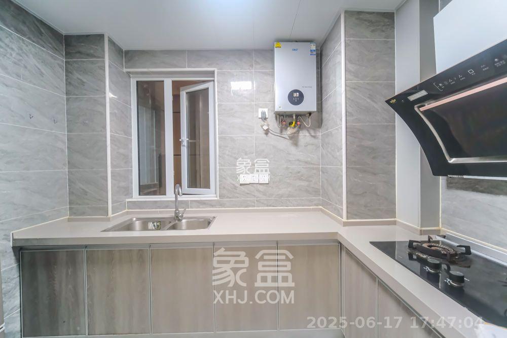 荣盛花语城  2室2厅1卫   2000.00元/月室内图