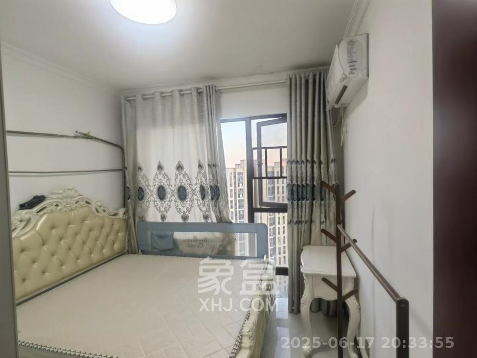 卓越蔚蓝城邦  3室1厅1卫   1900.00元/月室内图