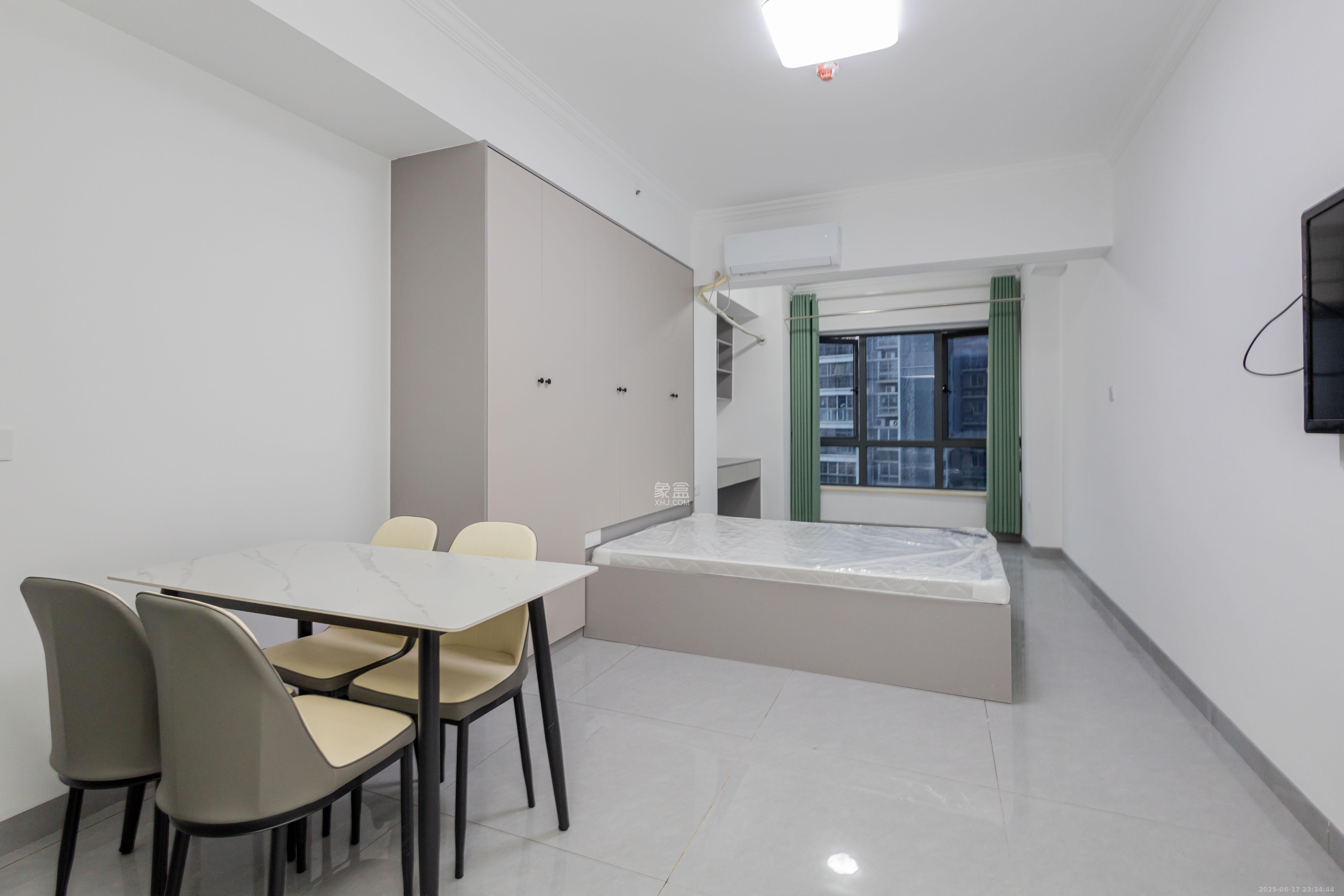 海德公园 1室1厅1卫 25.8万 海德公园 1室1厅1卫 25.8万客厅