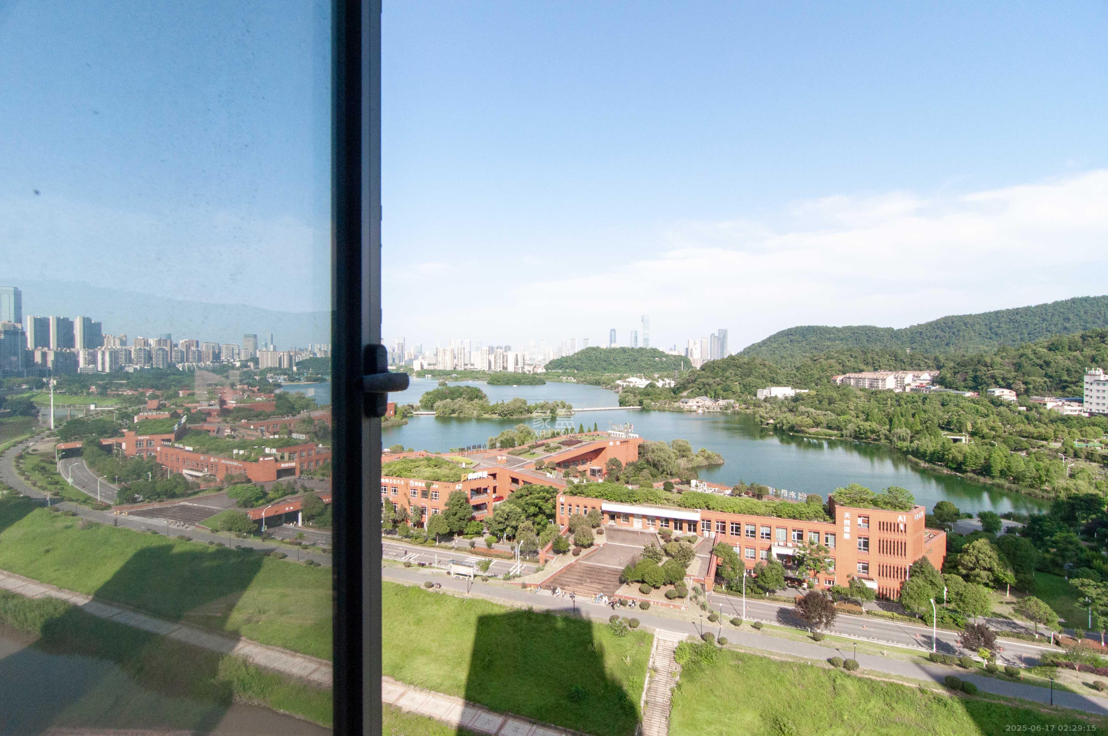 恩瑞御西湖 4室2厅3卫 310.0万 恩瑞御西湖 4室2厅3卫 310.0万其他