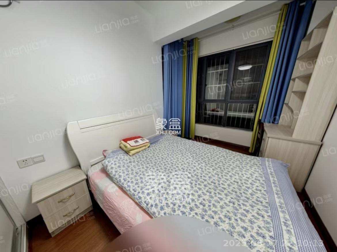 紫华郡 3室2厅1卫 2200.0元/月 紫华郡 3室2厅1卫 2200.0元/月室内图