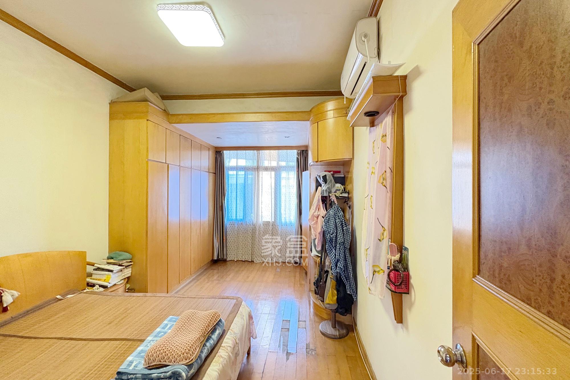 公安局宿舍（上宜园18号）  2室2厅1卫   49.80万卧室