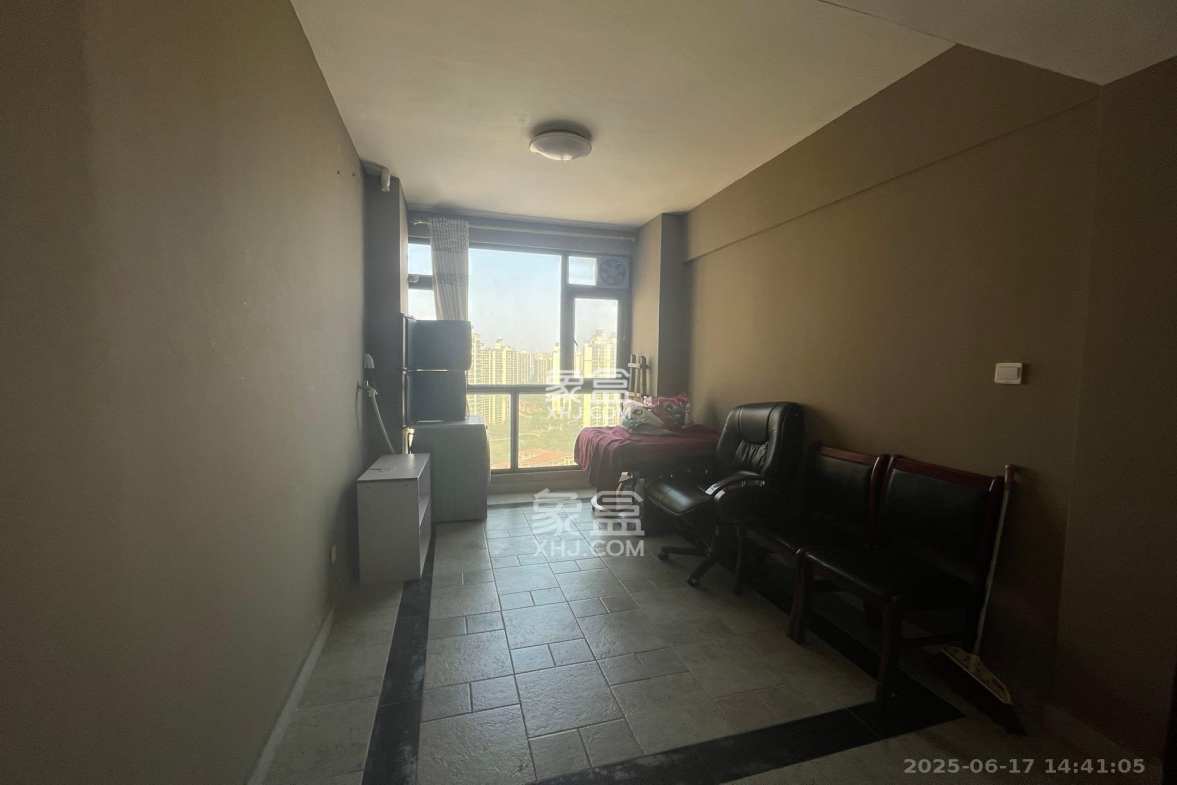 藏珑湖上国际花园 3室2厅2卫 3900.0元/月 藏珑湖上国际花园 3室2厅2卫 3900.0元/月室内图