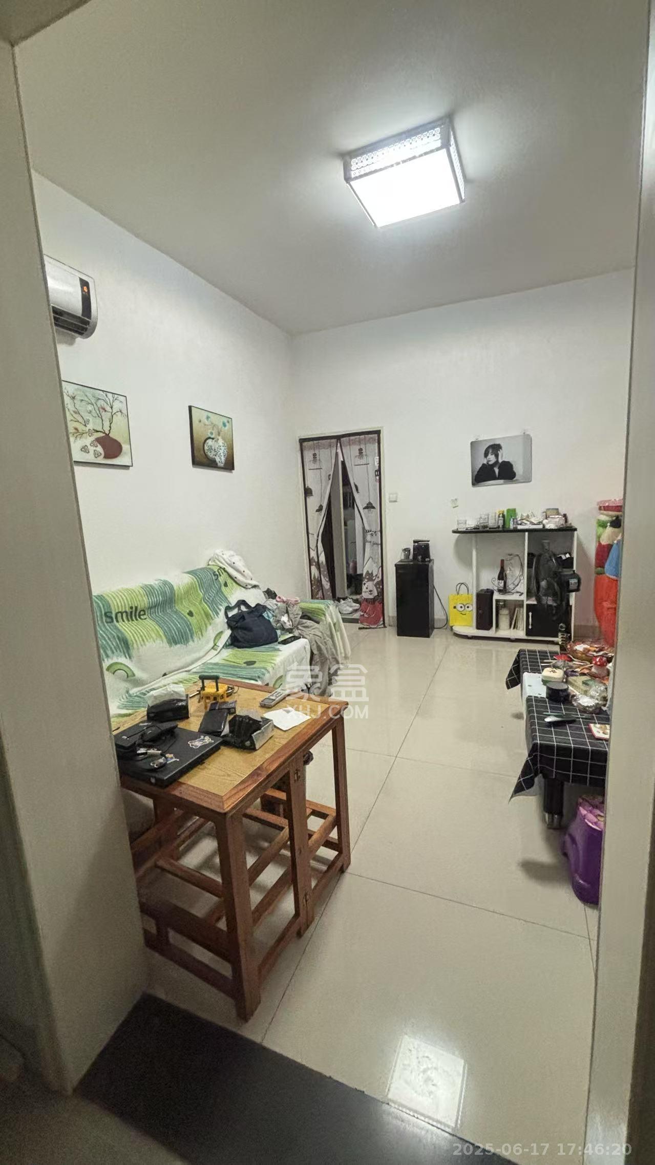 海关钢晓村  2室2厅1卫   1000.00元/月室内图