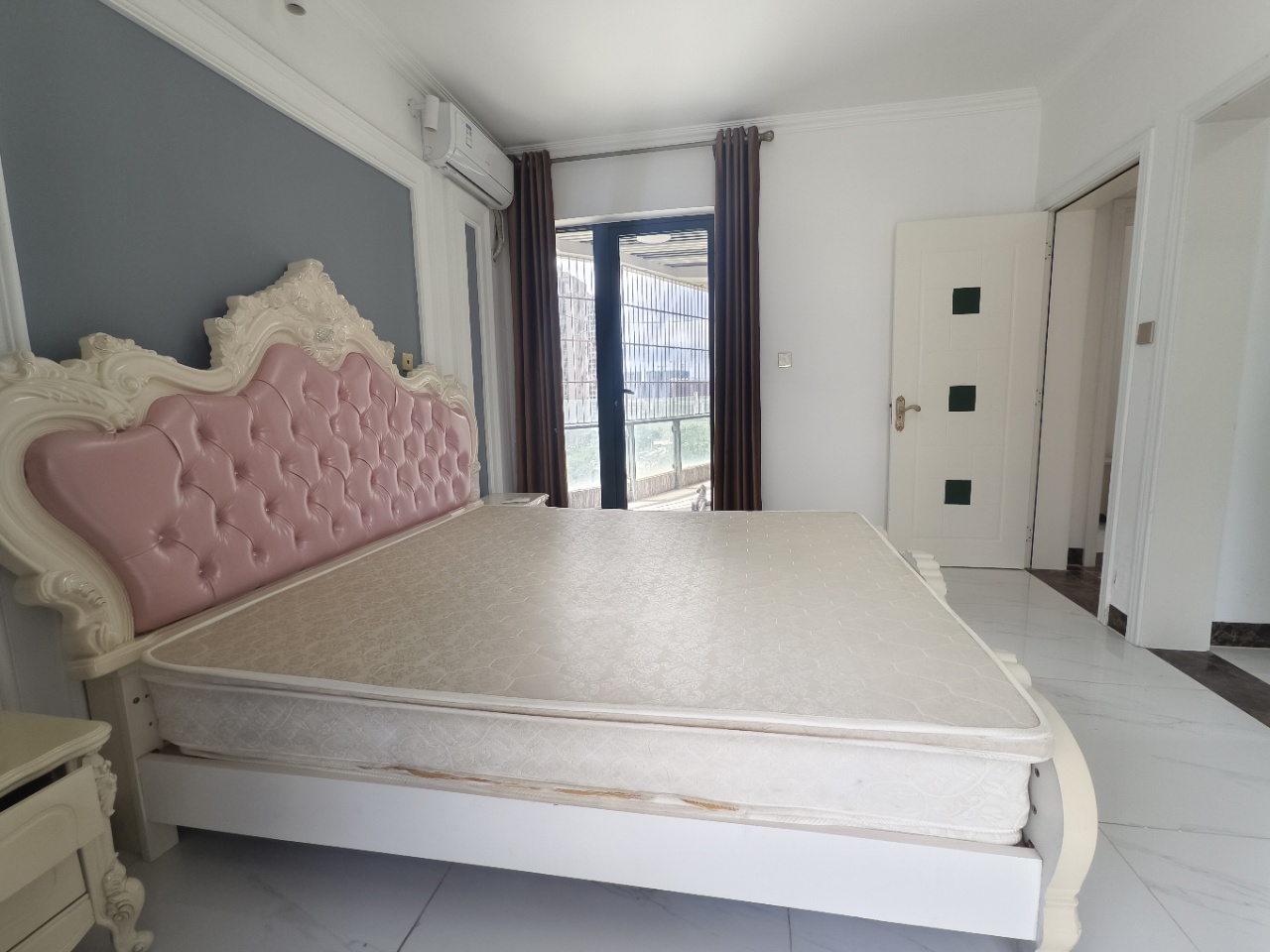 绿地海长流一期  3室2厅1卫    160.0万 绿地海长流一期  3室2厅1卫    160.0万室内图