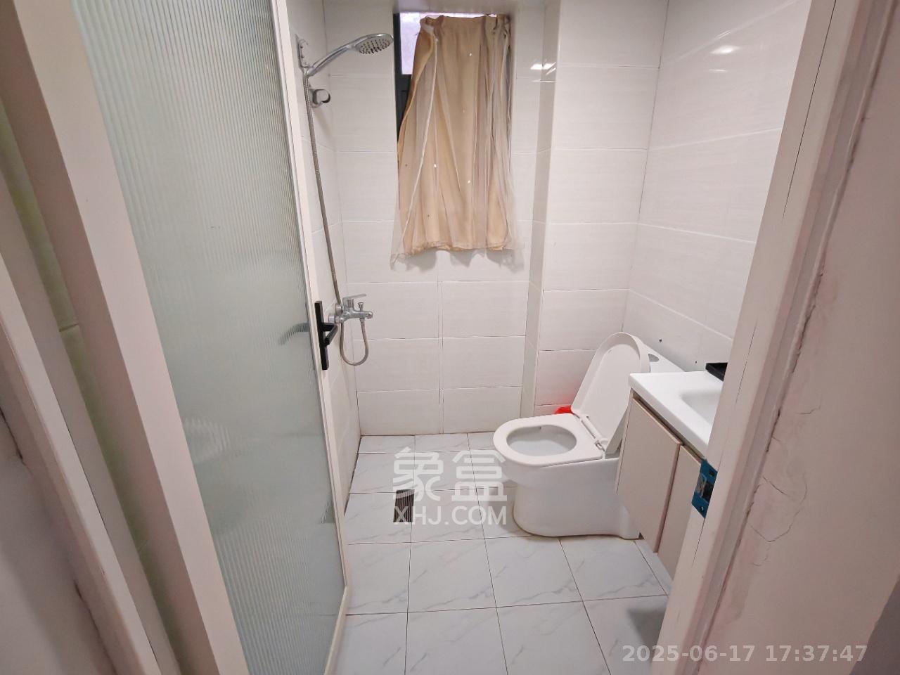 凯通国际城(凯通朝庭) 3室2厅1卫 3500.0元/月 凯通国际城(凯通朝庭) 3室2厅1卫 3500.0元/月室内图