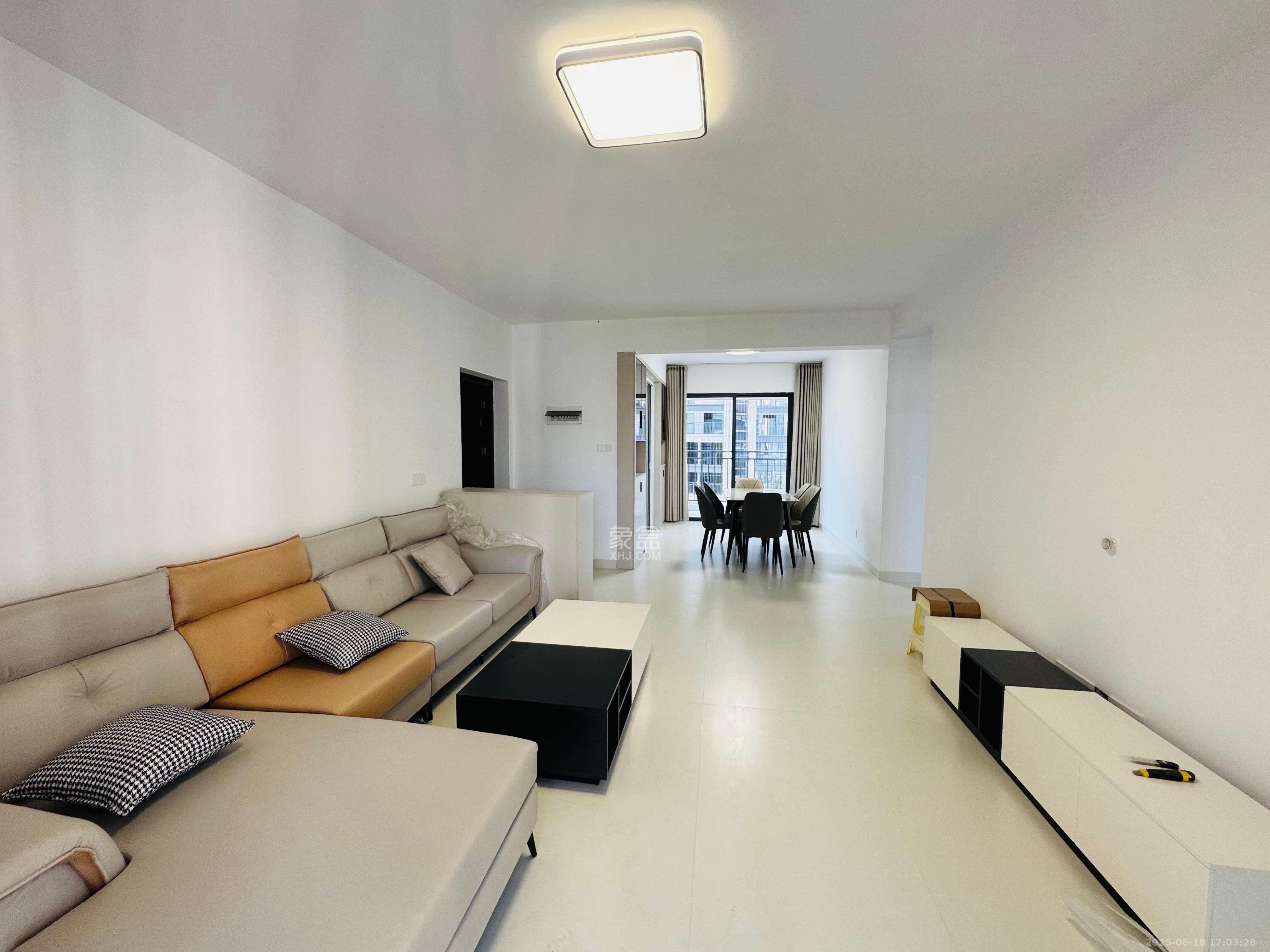 华杰天骄(滨江福源里)  4室2厅2卫    4300.0元/月 华杰天骄(滨江福源里)  4室2厅2卫    4300.0元/月