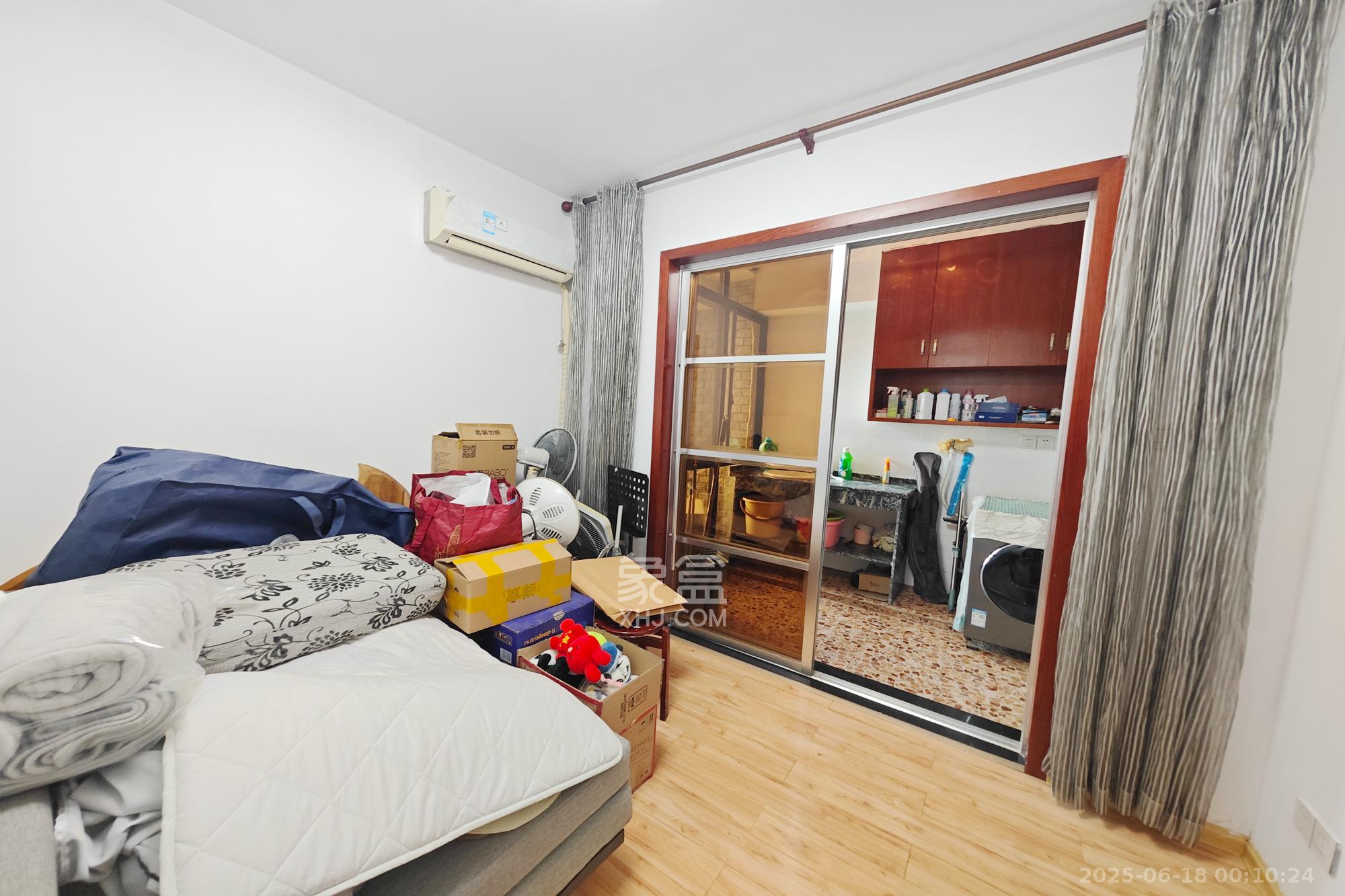 锦绣世纪 4室2厅2卫 152.0万 锦绣世纪 4室2厅2卫 152.0万卧室