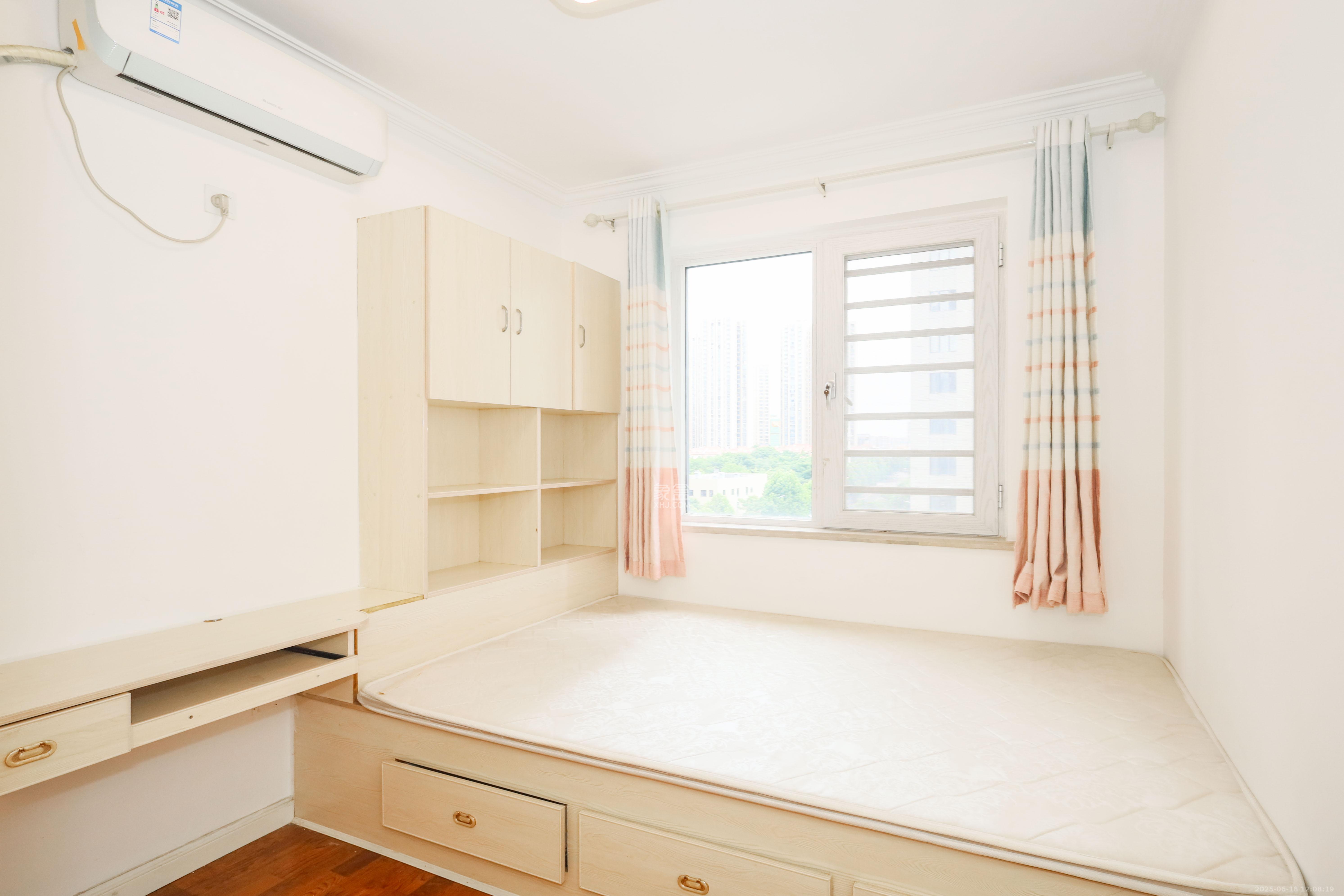 中国铁建梅溪青秀一期 3室2厅1卫 112.0万 中国铁建梅溪青秀一期 3室2厅1卫 112.0万卧室