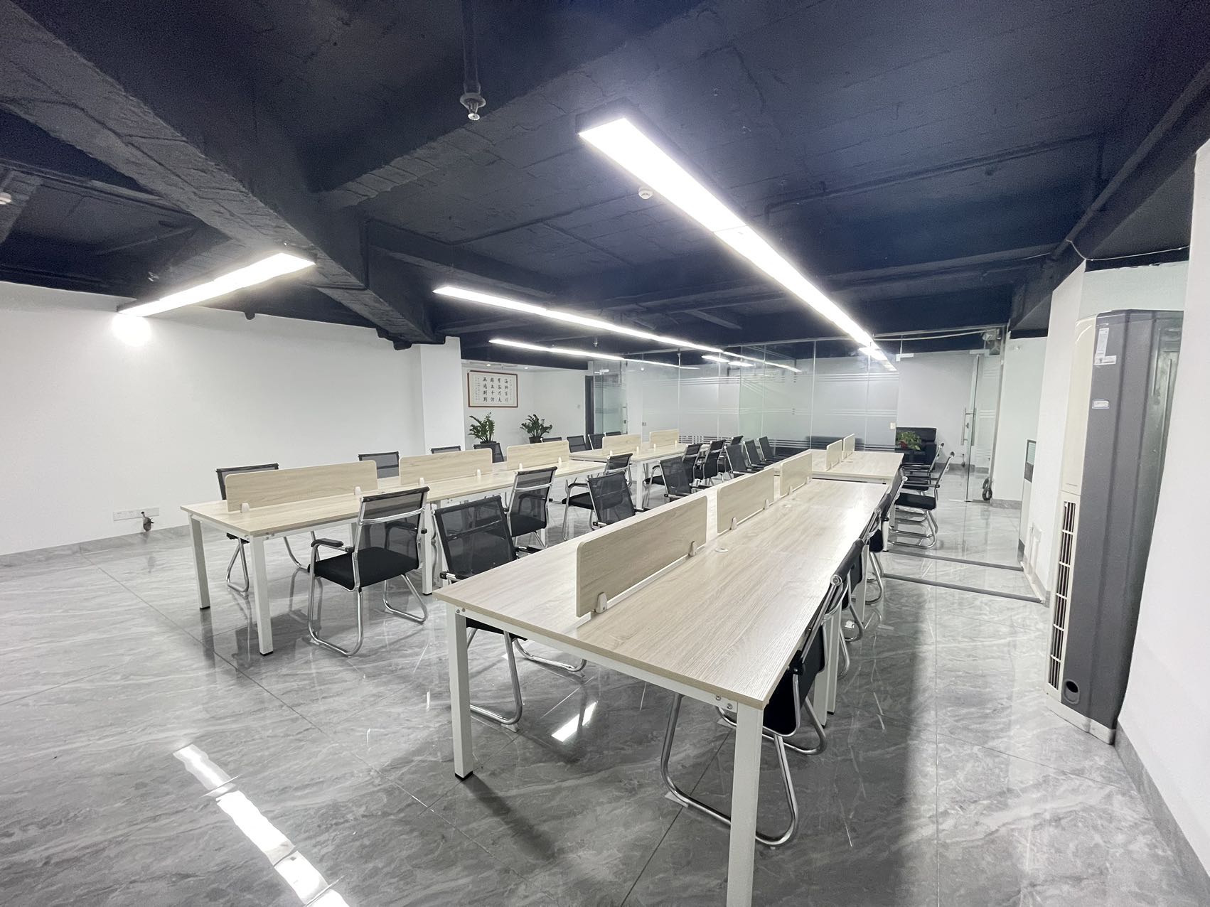 海涯大厦 4室2厅2卫 8000.0元/月 海涯大厦 4室2厅2卫 8000.0元/月室内图