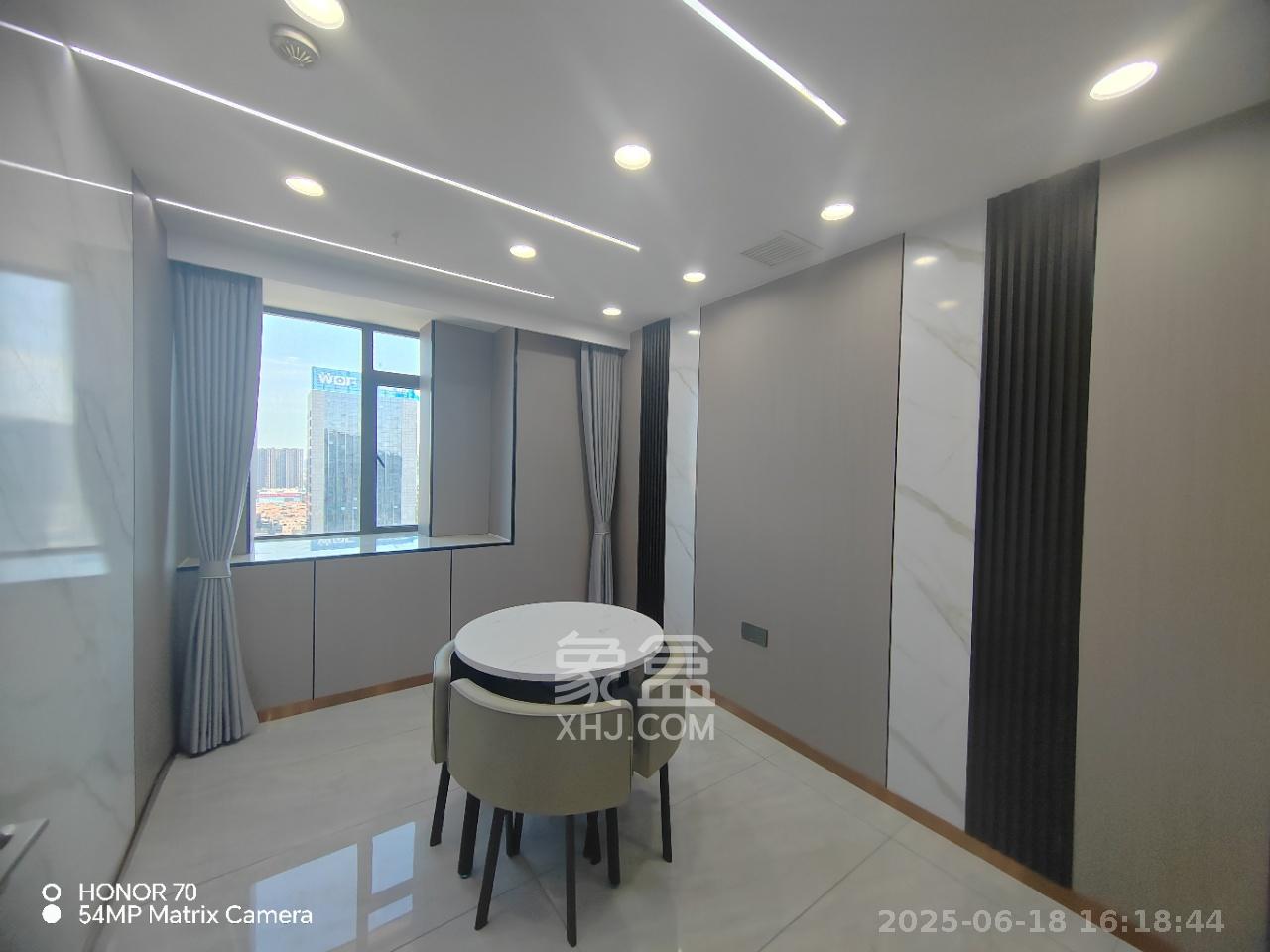 长房中庭国际（东郡华蓉广场）  1室1厅1卫   35000.00元/月室内图
