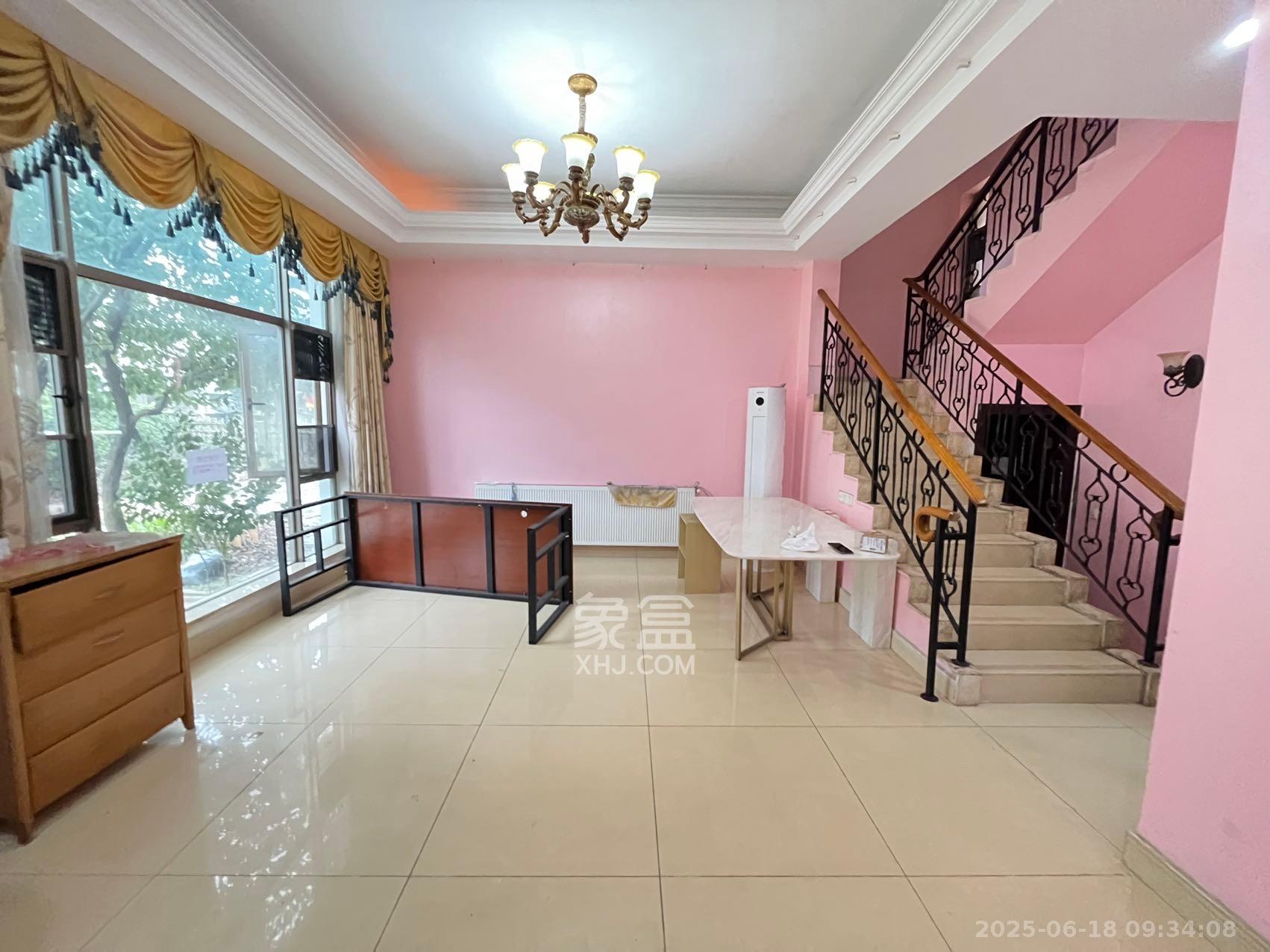 碧桂园威尼斯城  7室3厅5卫    5500.0元/月 碧桂园威尼斯城  7室3厅5卫    5500.0元/月