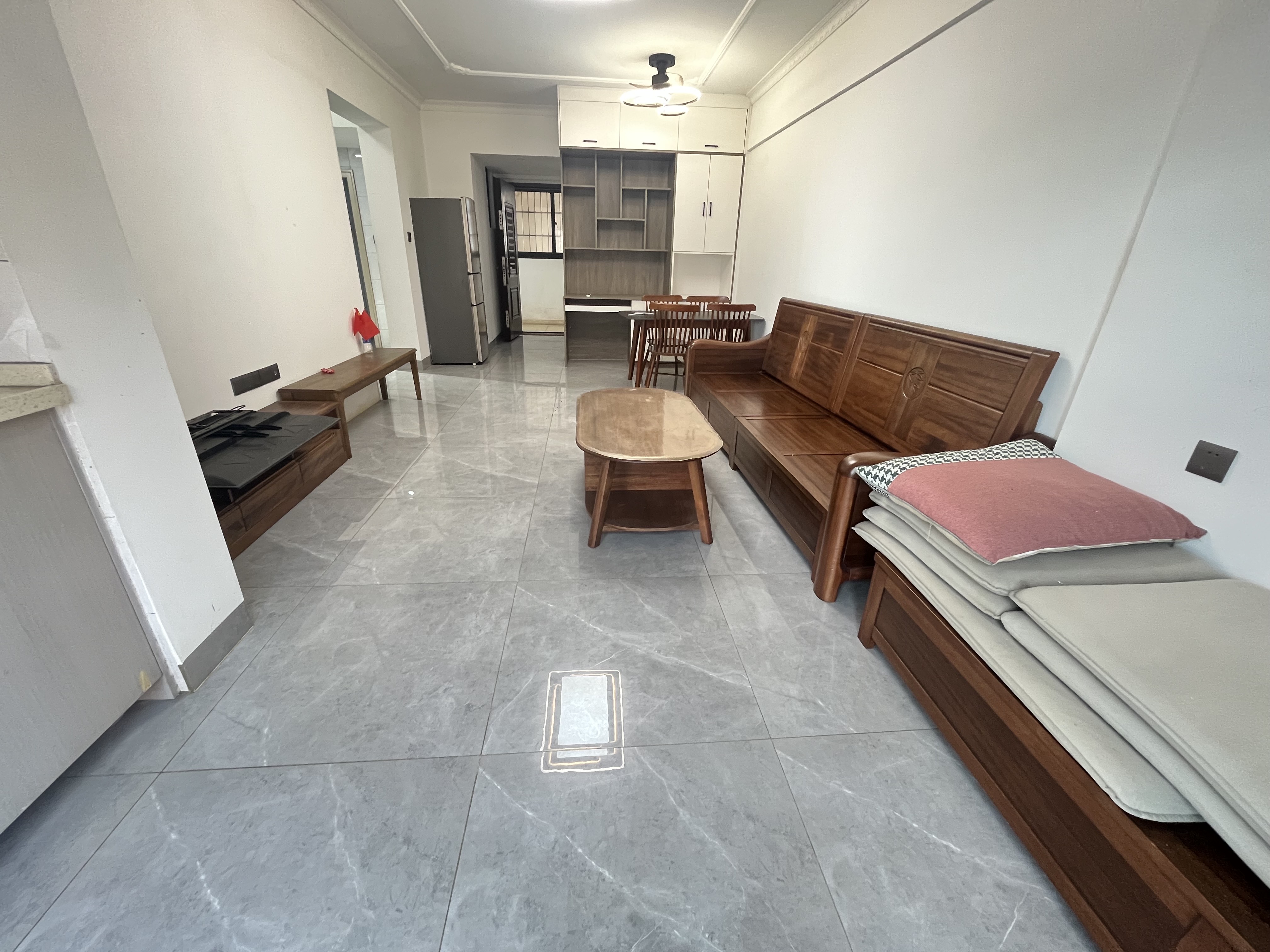 新大洲教师住宅小区 3室2厅1卫 1800.0元/月 新大洲教师住宅小区 3室2厅1卫 1800.0元/月室内图