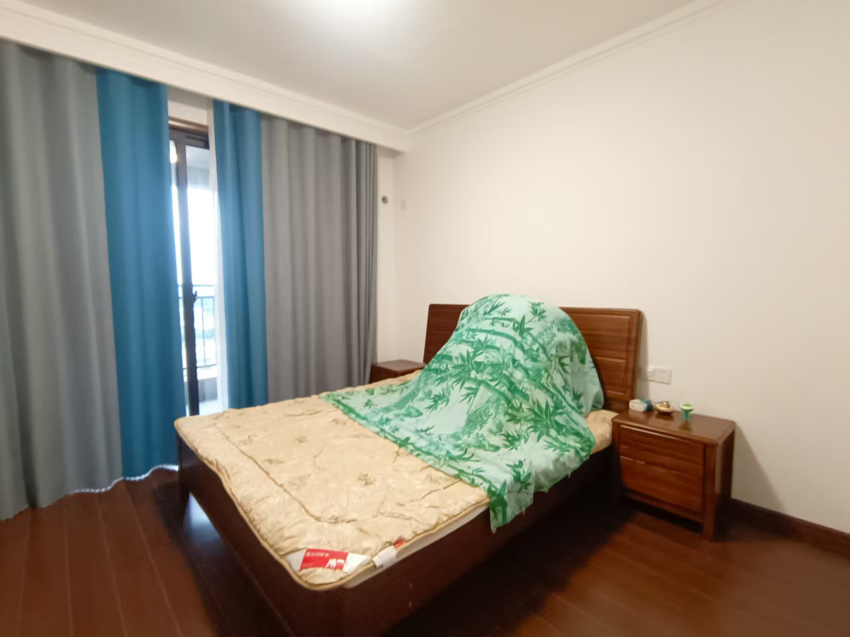 荣盛碧桂园铂悦府  3室2厅2卫    2500.0元/月 荣盛碧桂园铂悦府  3室2厅2卫    2500.0元/月室内图