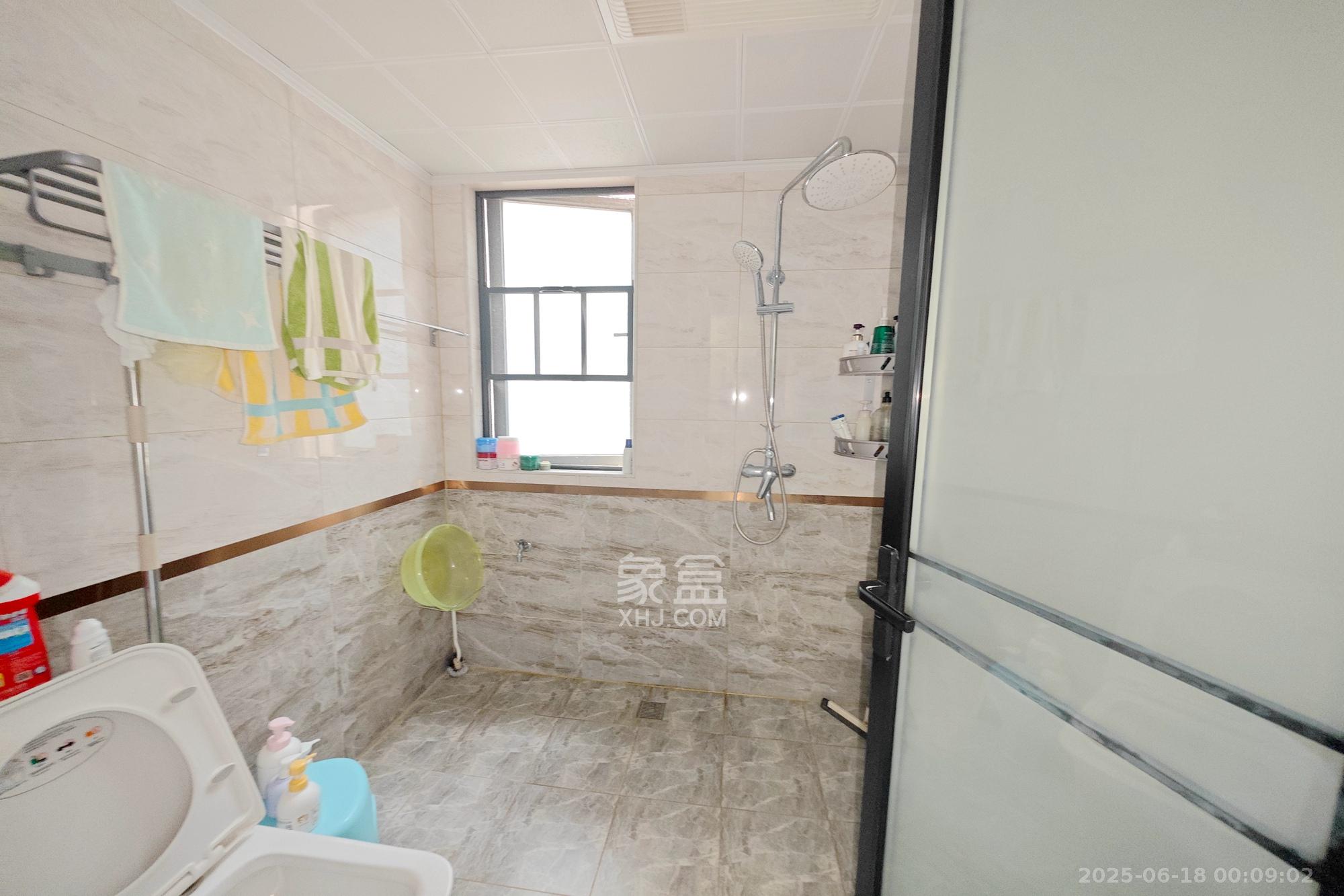 建发中央悦府 4室2厅2卫 208.0万 建发中央悦府 4室2厅2卫 208.0万其他