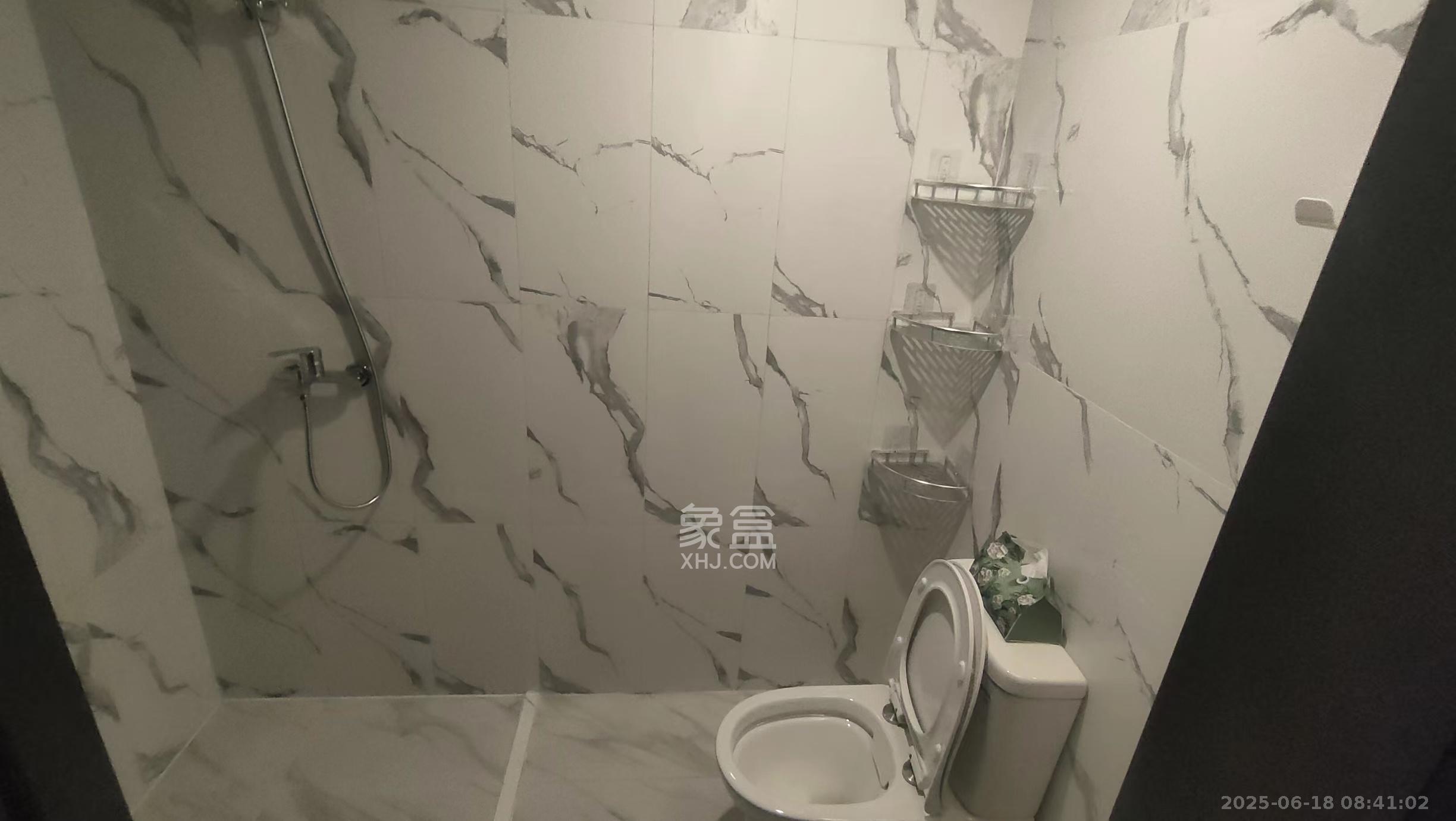 达美涧溪山  1室1厅1卫    1700.0元/月室内图