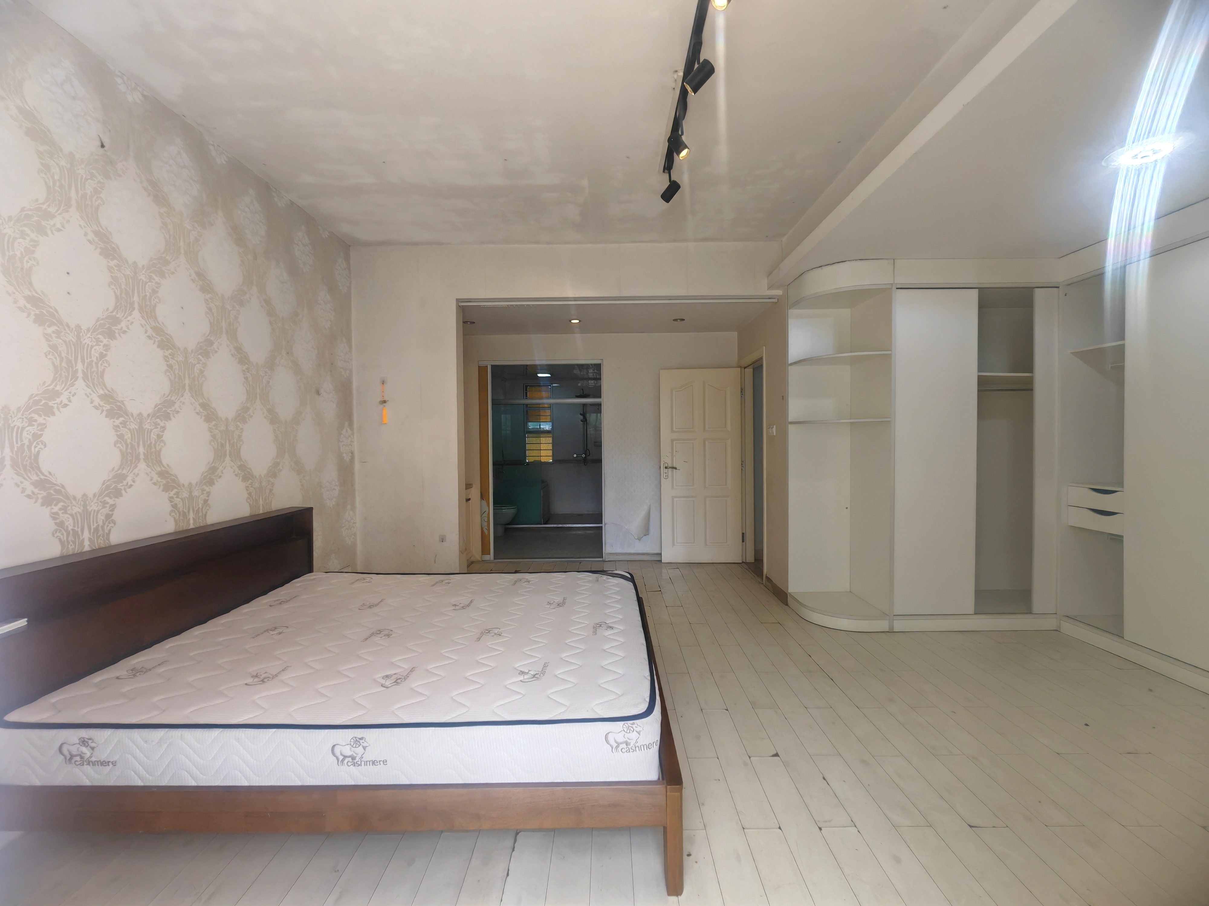 耀江花园 3室2厅1卫 180.0万 耀江花园 3室2厅1卫 180.0万客厅