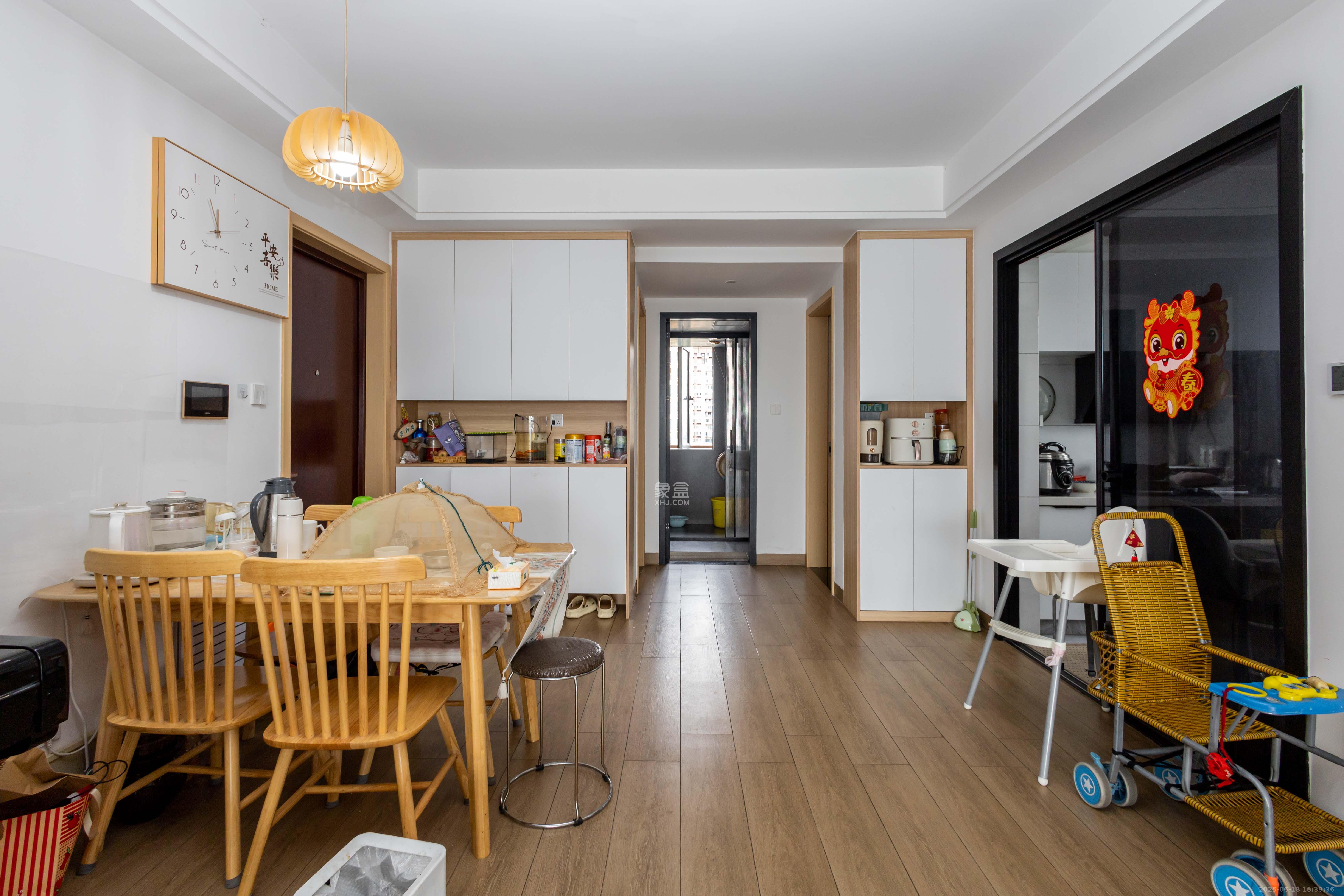 华远海蓝郡  3室2厅2卫    82.0万 华远海蓝郡  3室2厅2卫    82.0万客厅