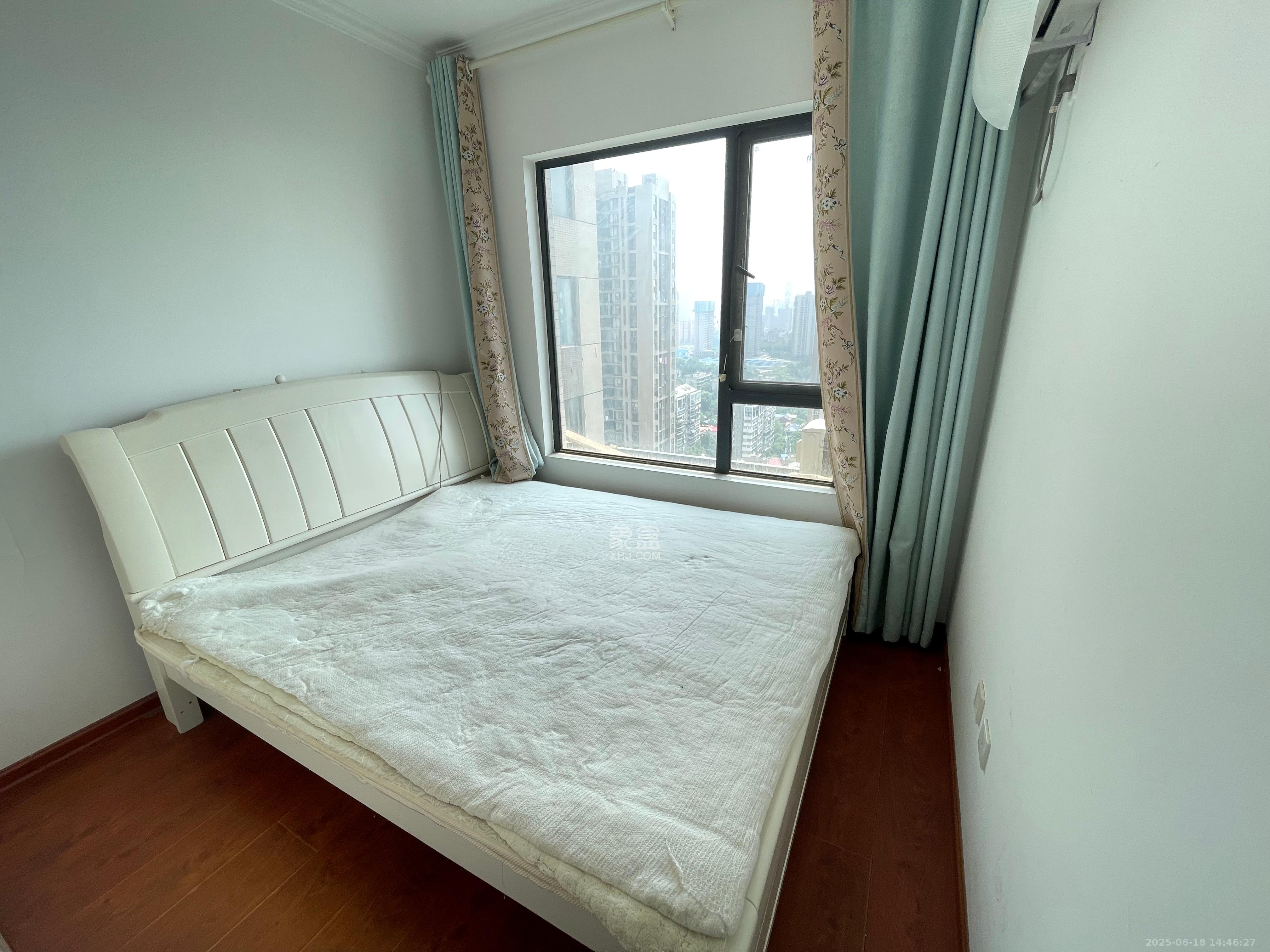 胜家雅苑  3室2厅1卫   2800.00元/月室内图