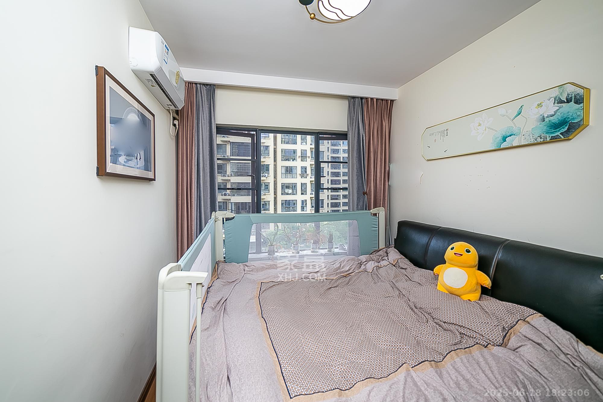 长盛岚庭  3室2厅2卫    128.0万 长盛岚庭  3室2厅2卫    128.0万卧室