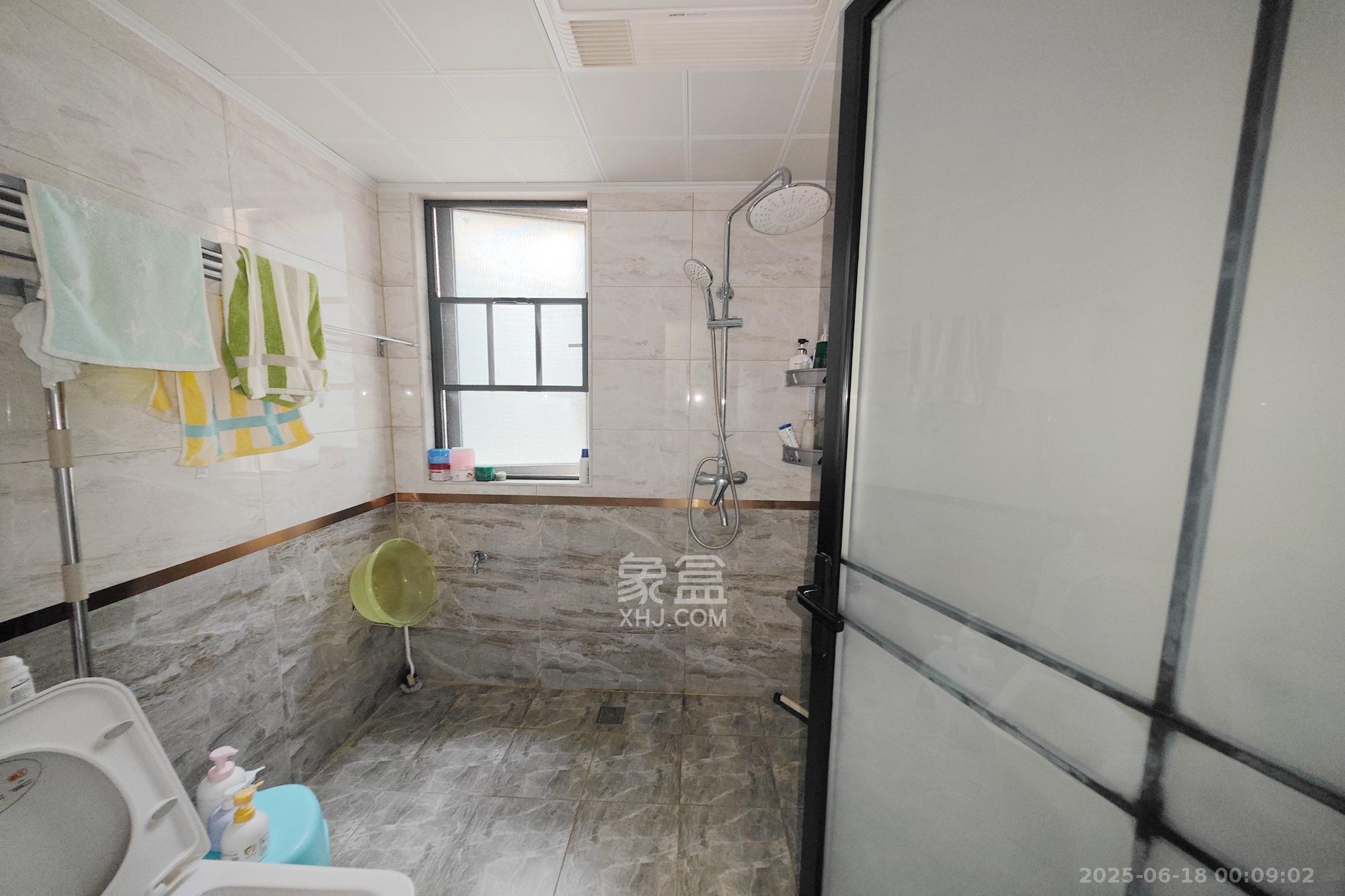 建发中央悦府 4室2厅2卫 208.0万 建发中央悦府 4室2厅2卫 208.0万其他