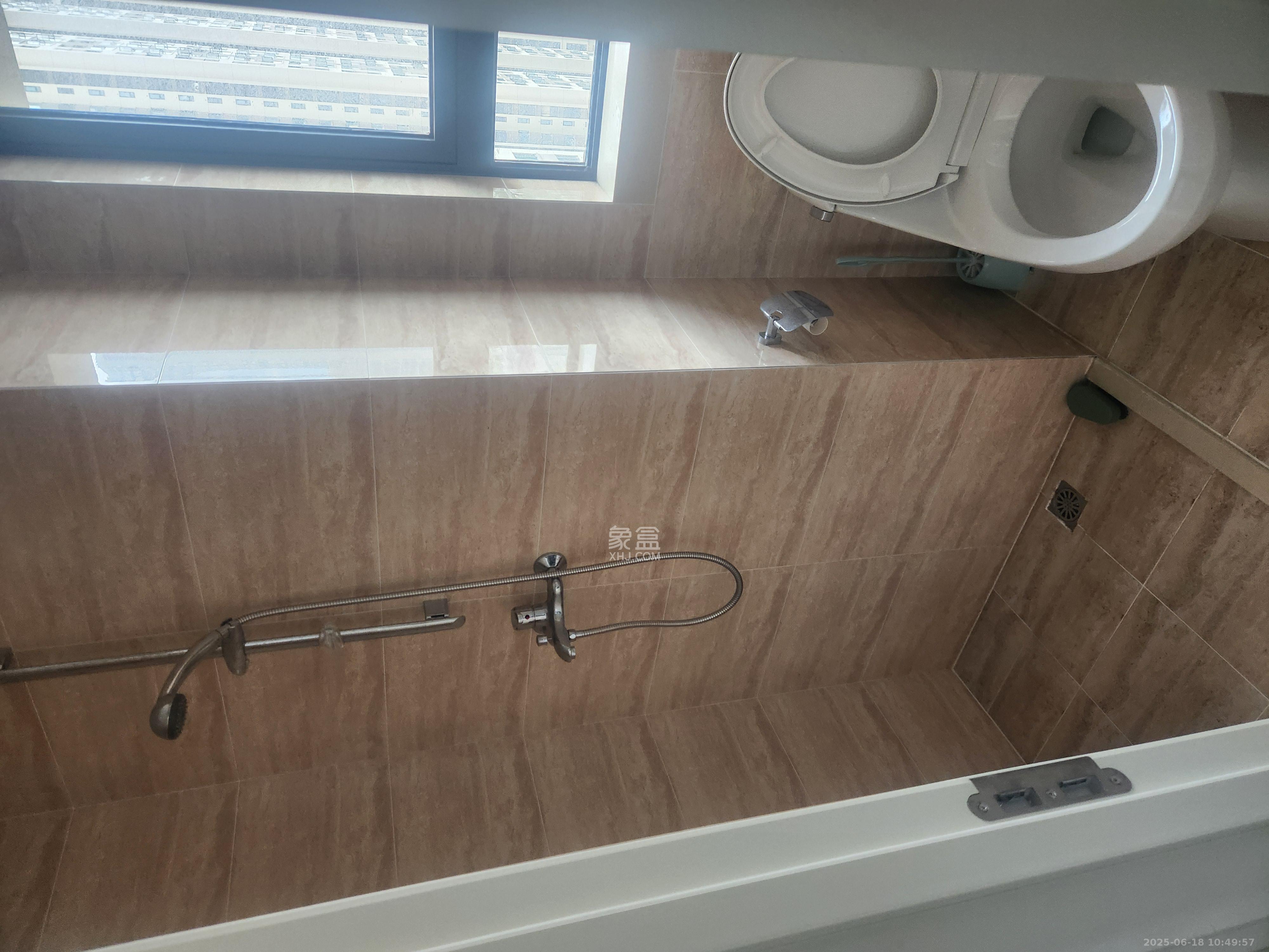 万科魅力之城观澜里 3室2厅2卫 2100.0元/月 万科魅力之城观澜里 3室2厅2卫 2100.0元/月室内图