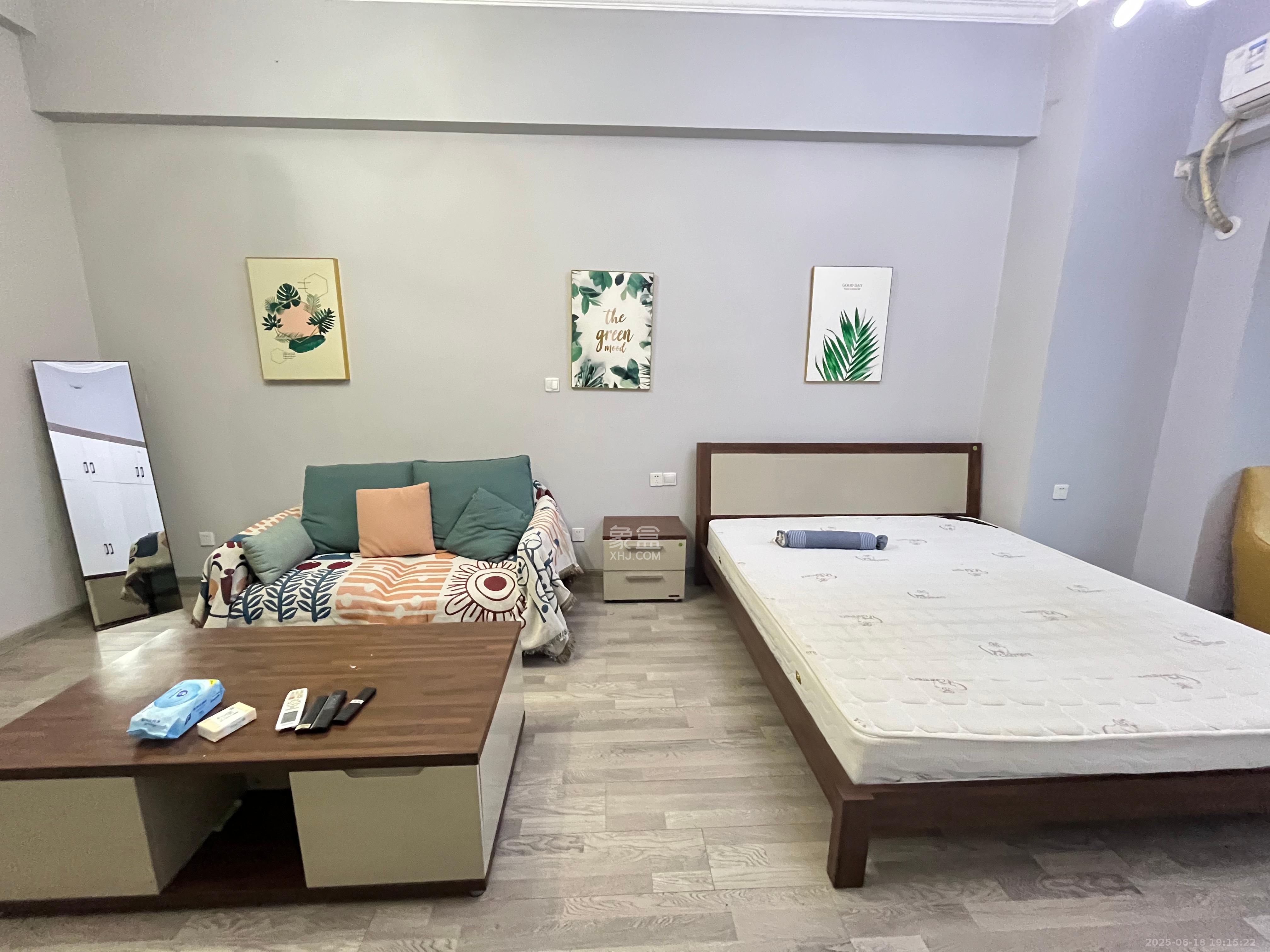 奥克斯滨仕花园(奥克斯洋湖广场/奥克斯中心)  1室1厅1卫    1900.0元/月 奥克斯滨仕花园(奥克斯洋湖广场/奥克斯中心)  1室1厅1卫    1900.0元/月室内图