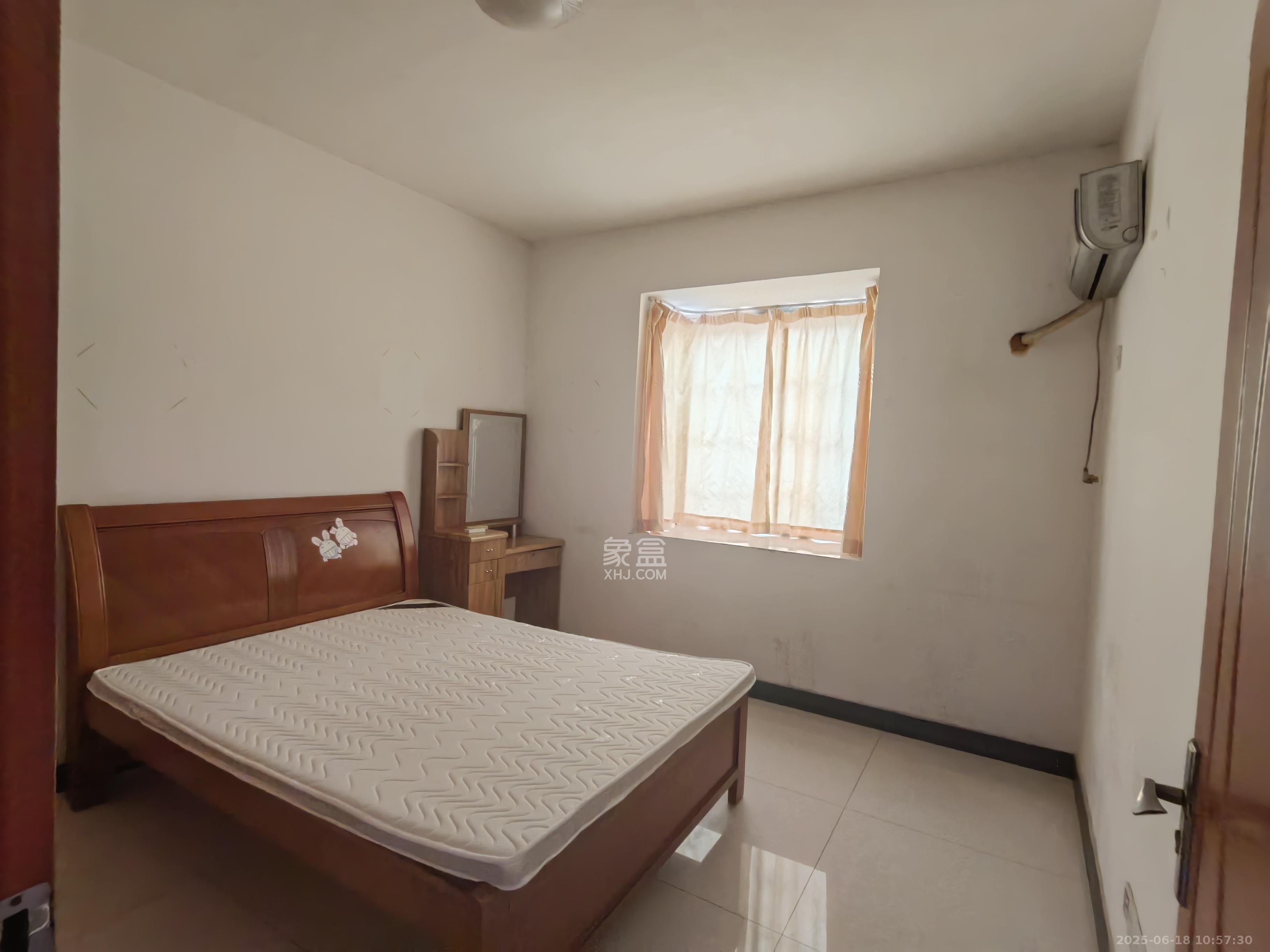 湘绣城 3室2厅1卫 1200.0元/月 湘绣城 3室2厅1卫 1200.0元/月室内图