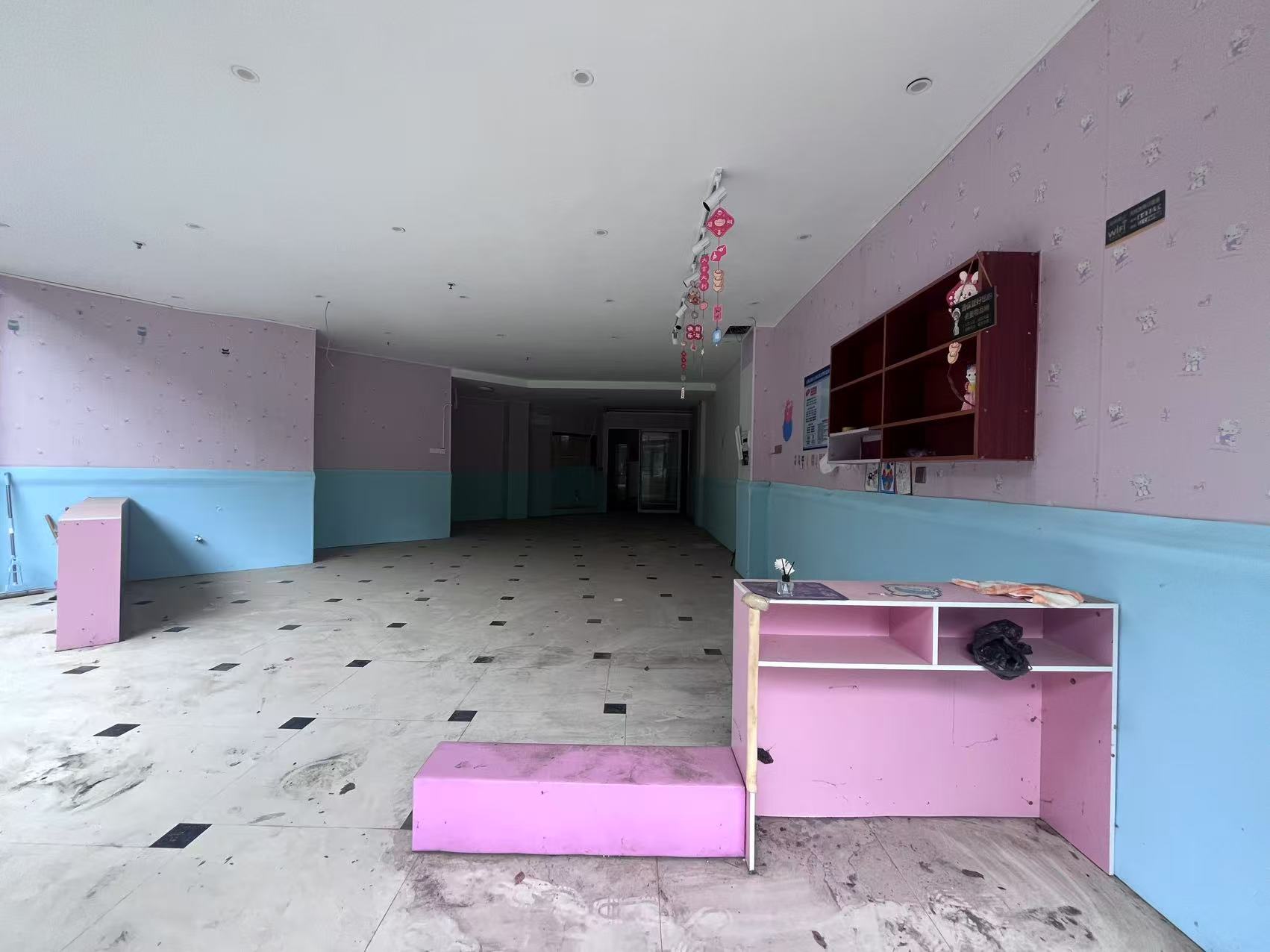 学府花园（文苑瑞景）   136.58㎡     3700.00元/月室内图