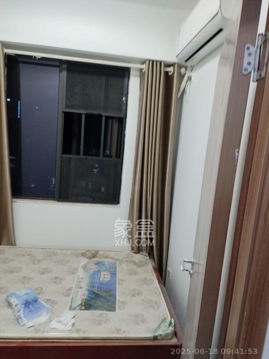 麓谷小镇  3室2厅1卫    2500.0元/月室内图