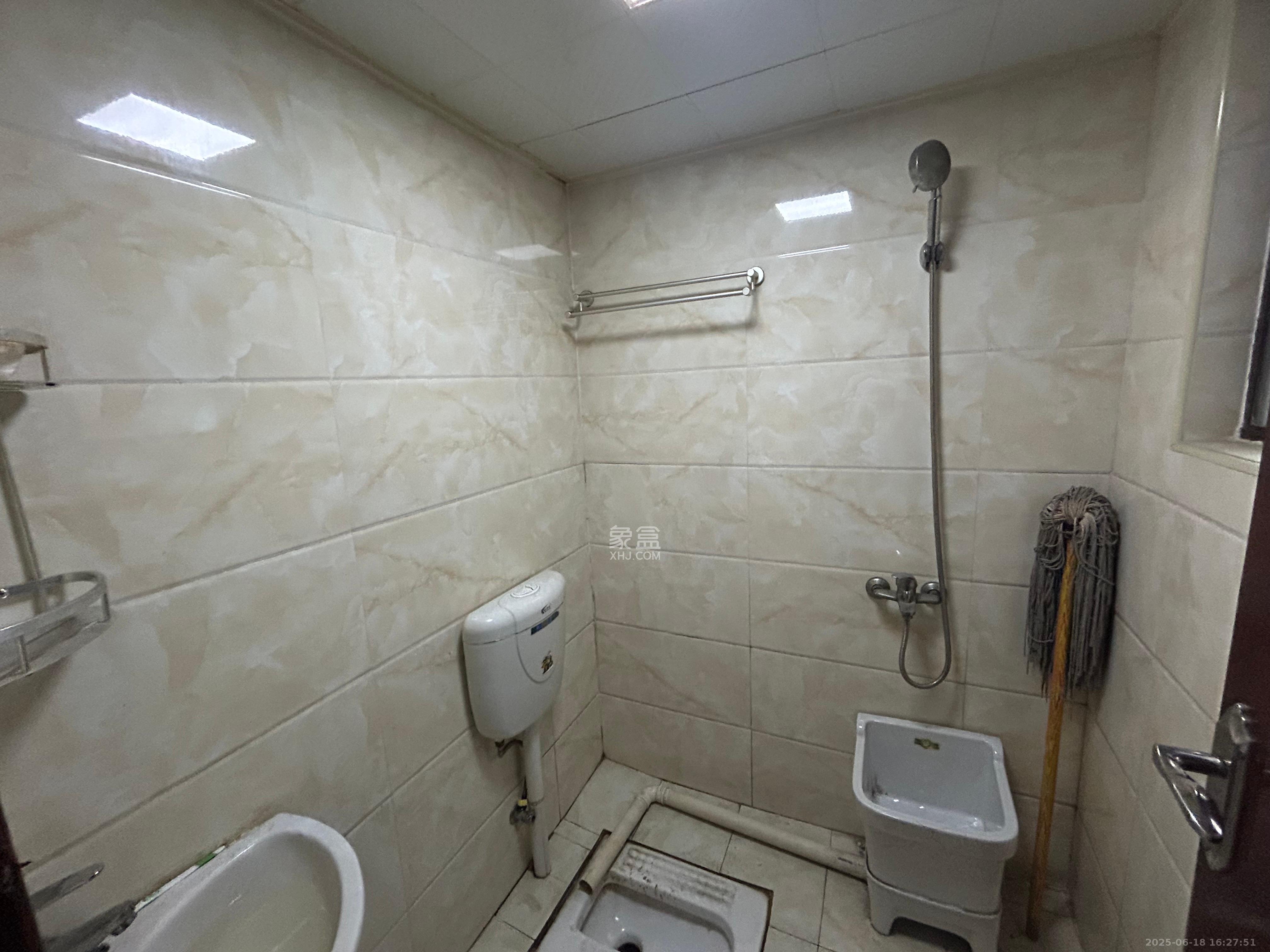 三景华御 3室2厅1卫 2000.0元/月 三景华御 3室2厅1卫 2000.0元/月室内图