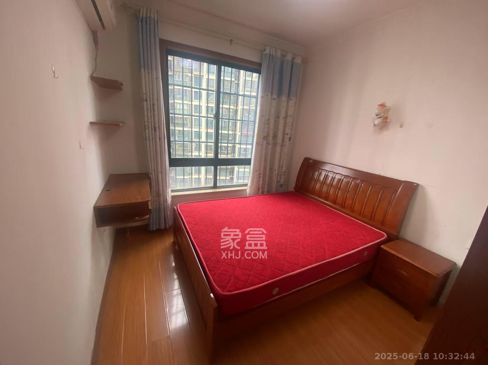 尊邸华庭  3室2厅2卫    2500.0元/月室内图